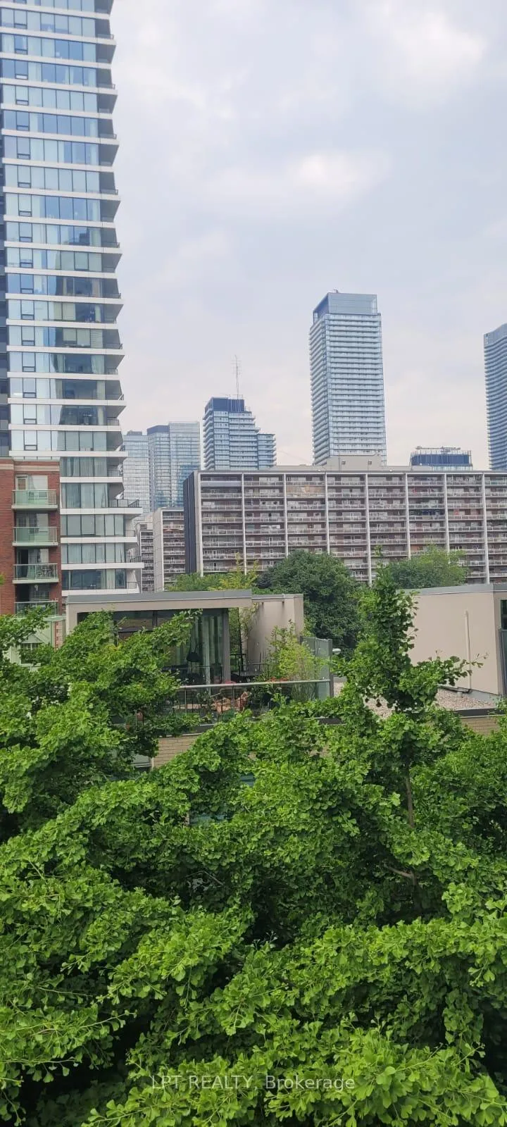 Photo 10 of Unit 403, 281 Mutual Street, Toronto, Church-Yonge Corridor — HOMEH