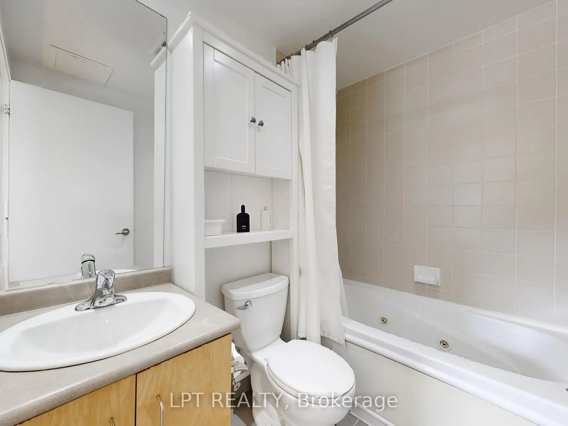 Photo 21 of Unit 403, 281 Mutual Street, Toronto, Church-Yonge Corridor — HOMEH