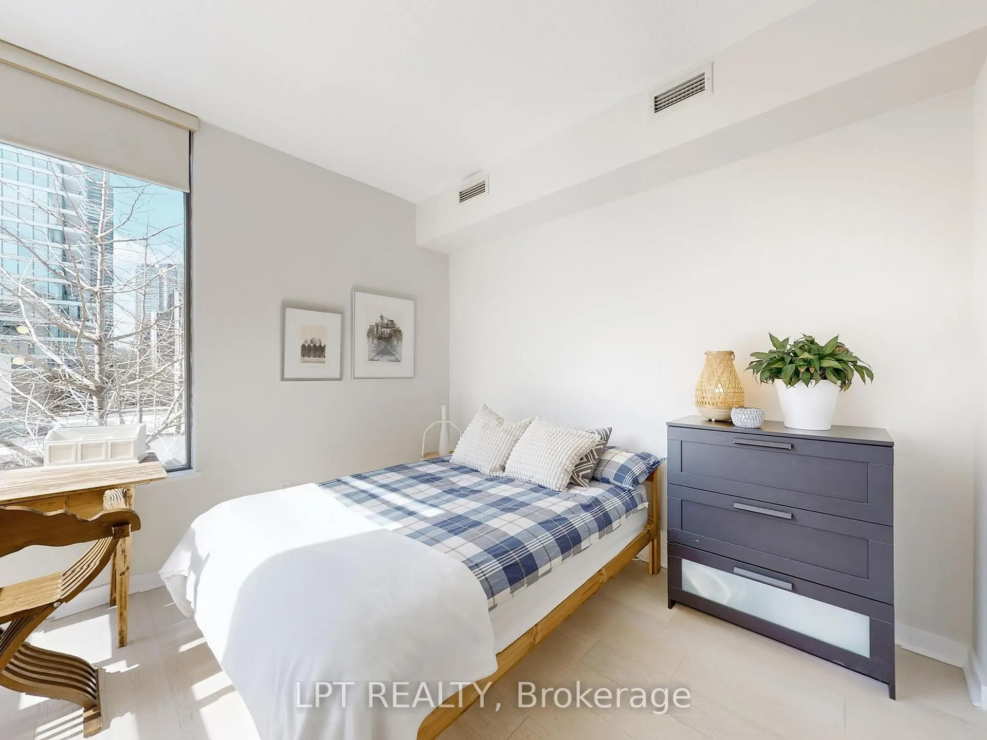 Photo 22 of Unit 403, 281 Mutual Street, Toronto, Church-Yonge Corridor — HOMEH