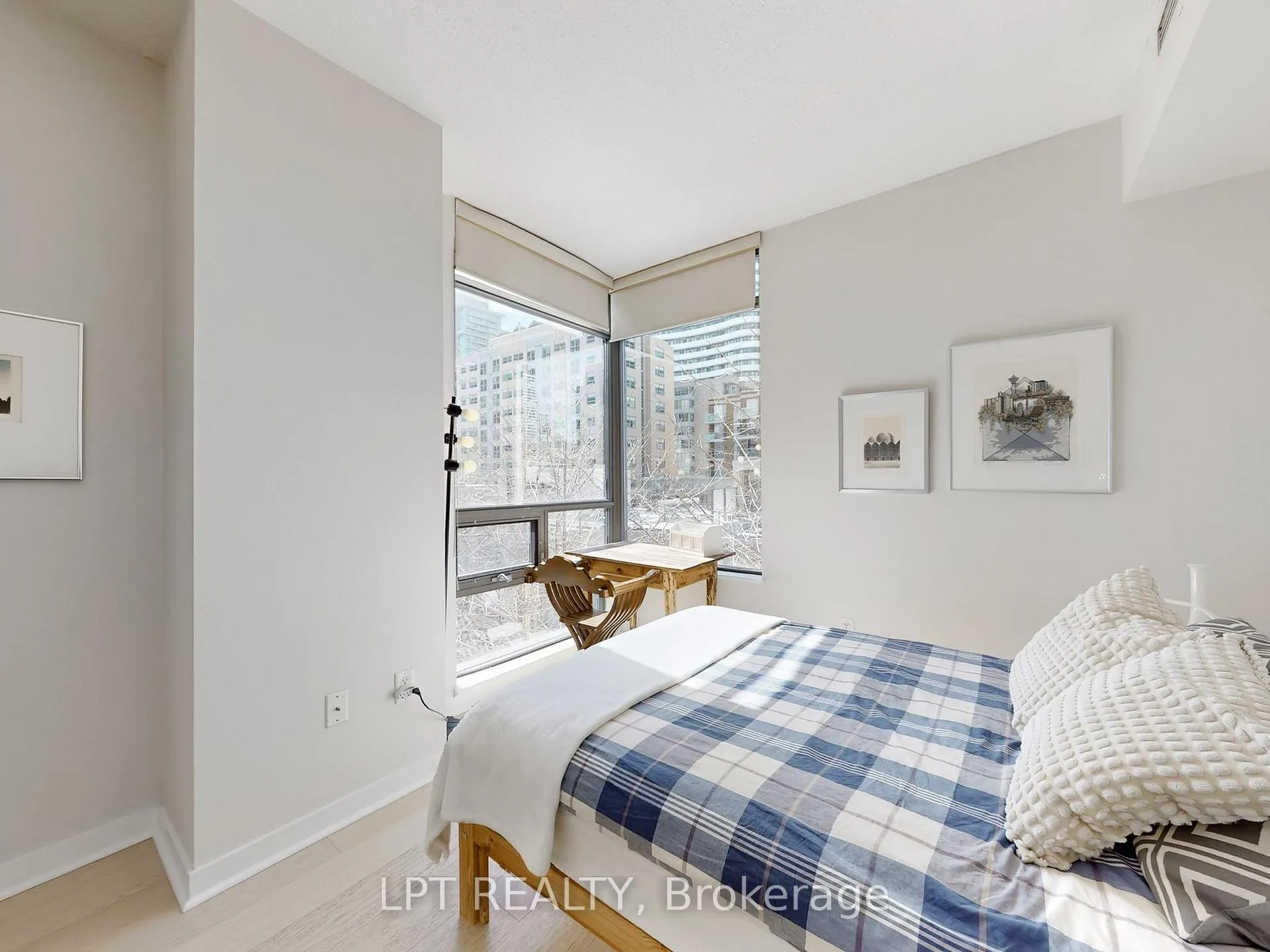 Photo 23 of Unit 403, 281 Mutual Street, Toronto, Church-Yonge Corridor — HOMEH