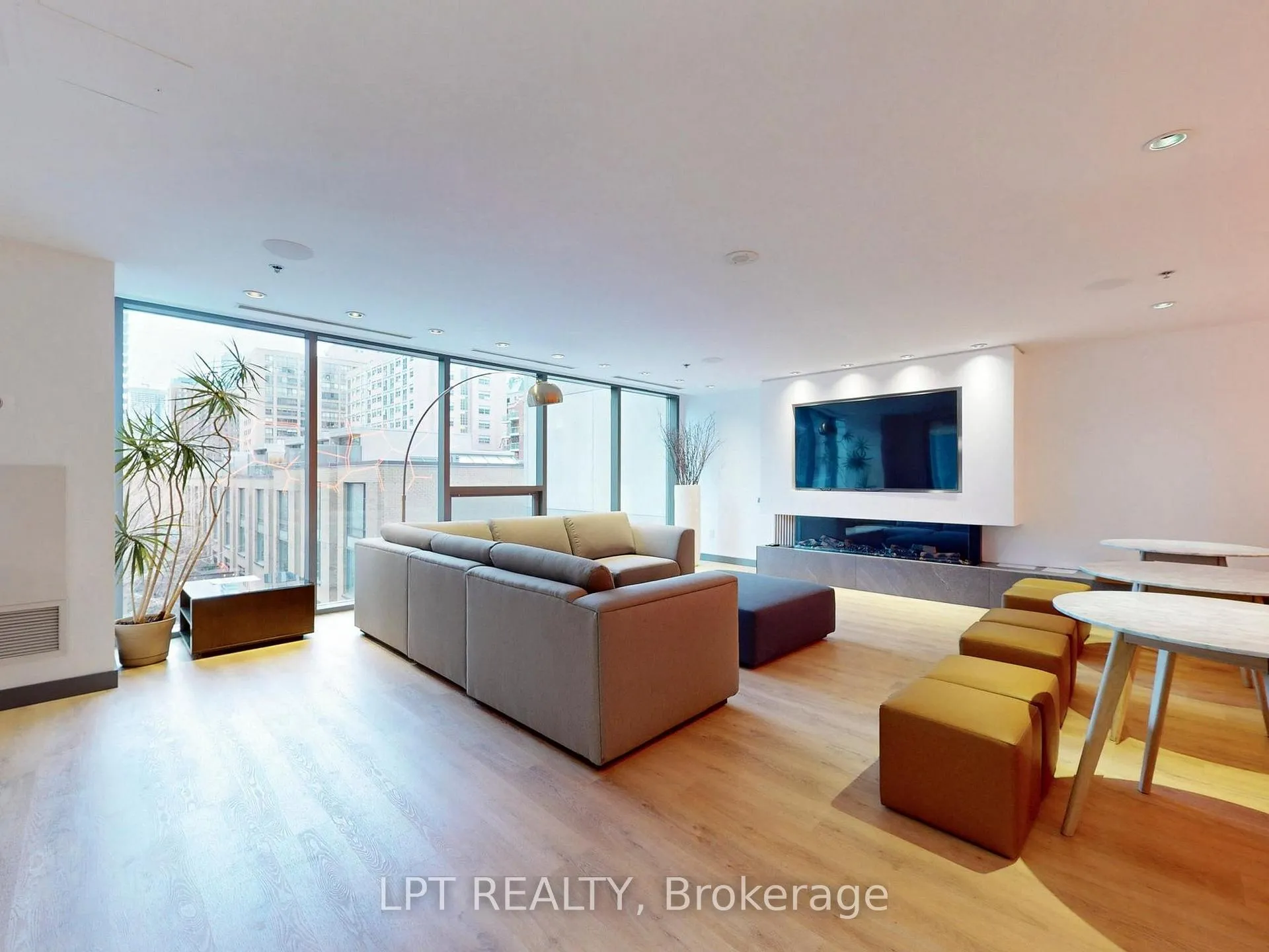 Photo 34 of Unit 403, 281 Mutual Street, Toronto, Church-Yonge Corridor — HOMEH