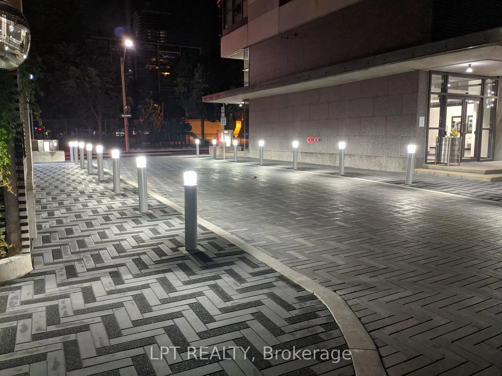 Photo 43 of Unit 403, 281 Mutual Street, Toronto, Church-Yonge Corridor — HOMEH