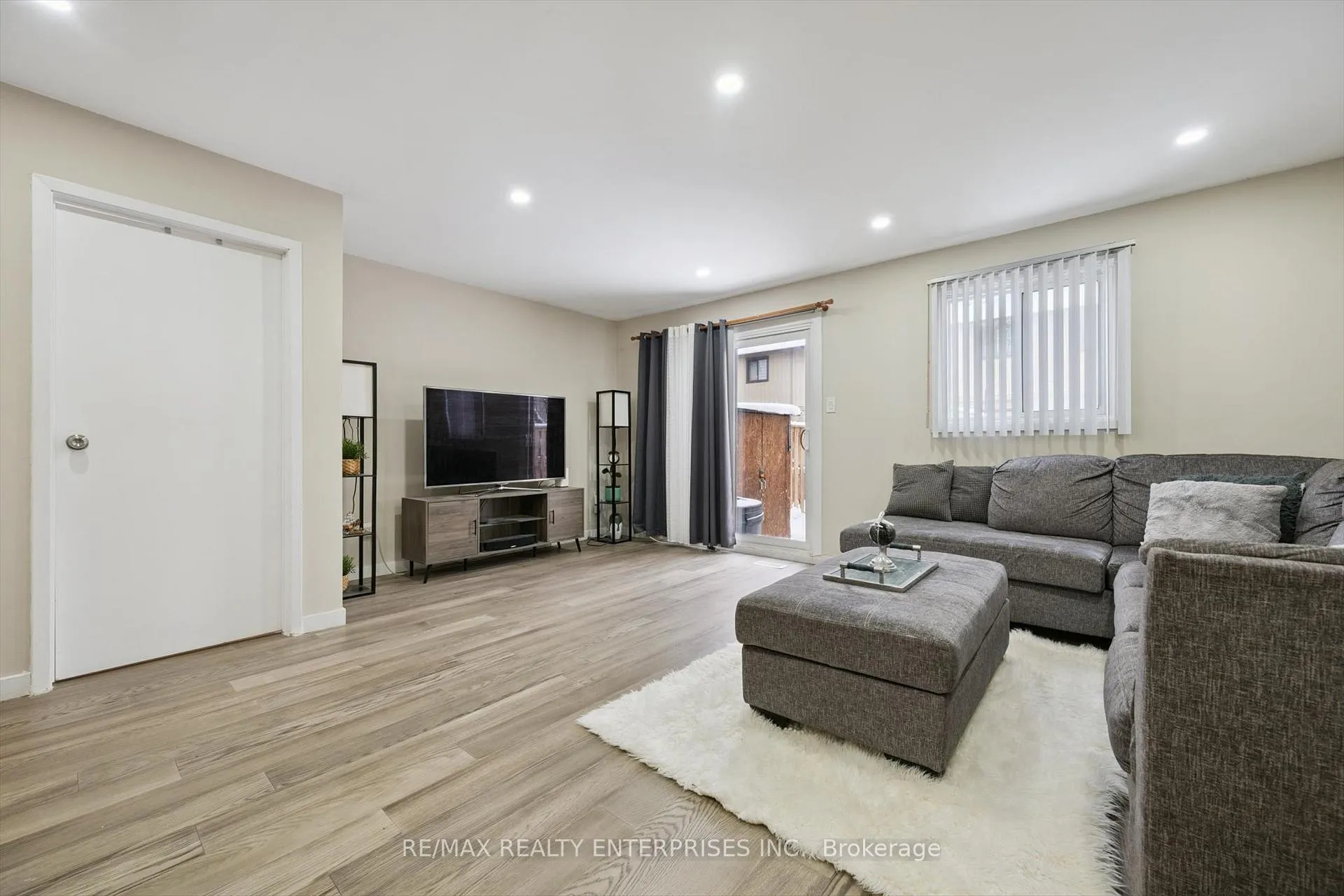 Photo 3 of Unit 70, 105 Hansen Road N, Brampton, Madoc — HOMEH