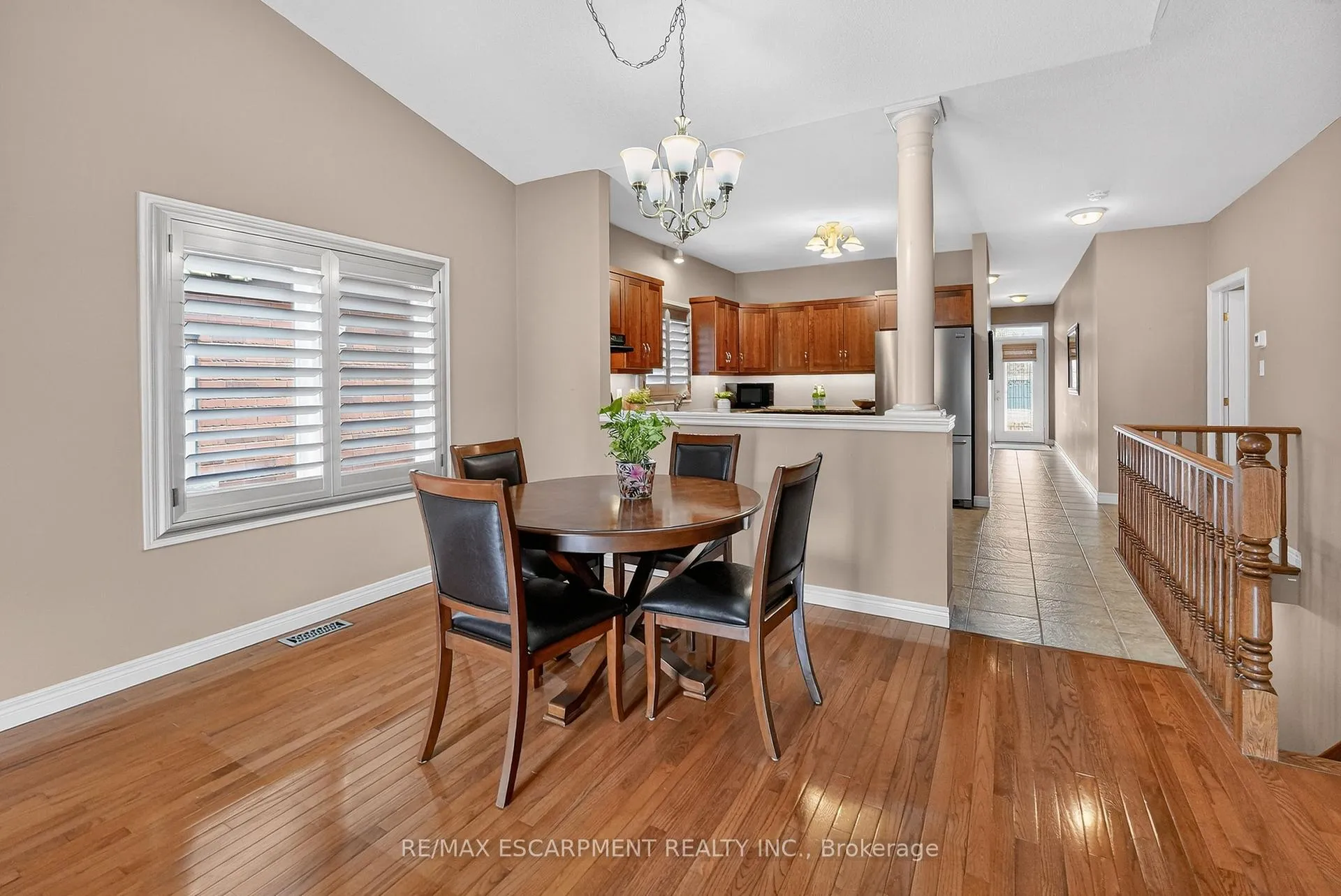 Photo 5 of 26 Conrad Place, Grimsby, Grimsby Beach — HOMEH