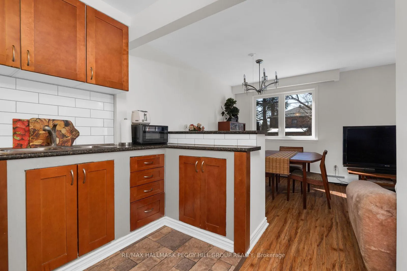 Photo 4 of 68 Beresford Avenue, Toronto, High Park-Swansea — HOMEH