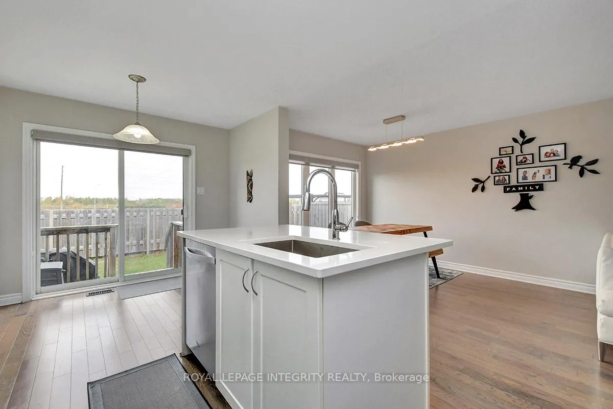 Photo 11 of 356 Axis Way, Ottawa, Mer Bleue/Bradley Estates/Anderson Park — HOMEH