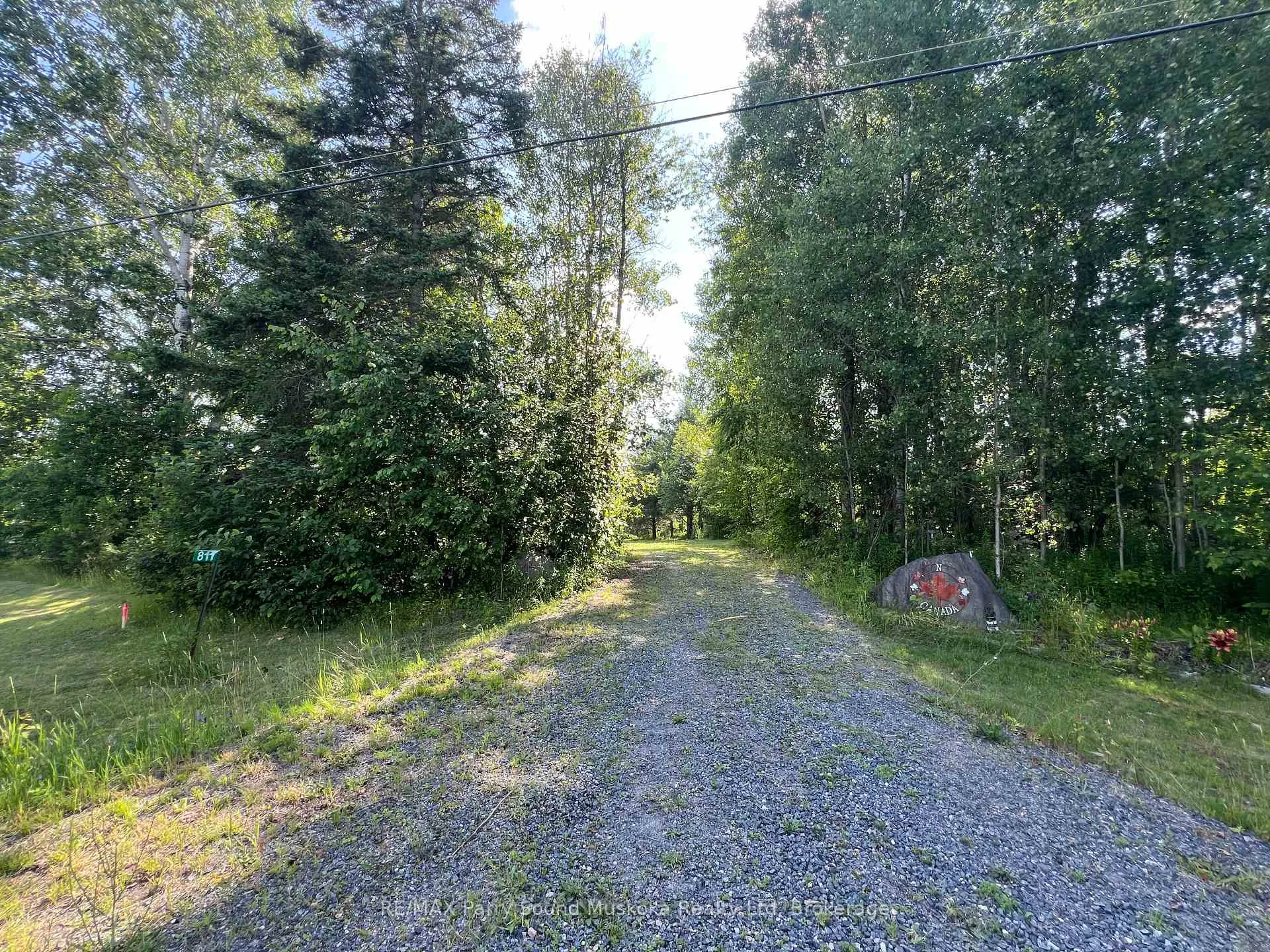 Photo 2 of 811 Centre Road, McKellar — HOMEH