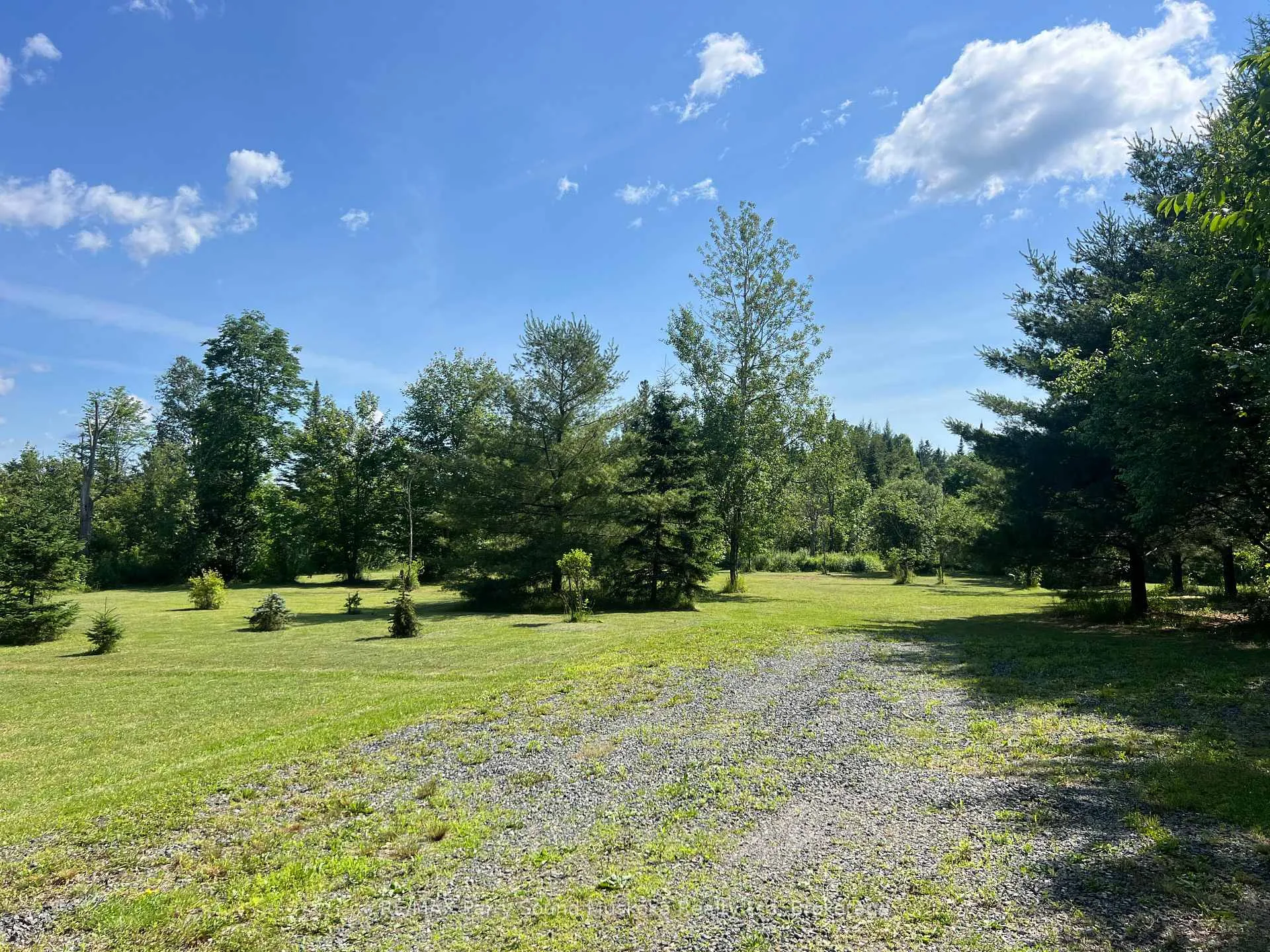 Photo 3 of 811 Centre Road, McKellar — HOMEH