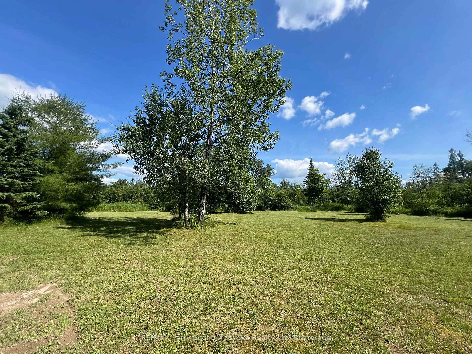 Photo 4 of 811 Centre Road, McKellar — HOMEH