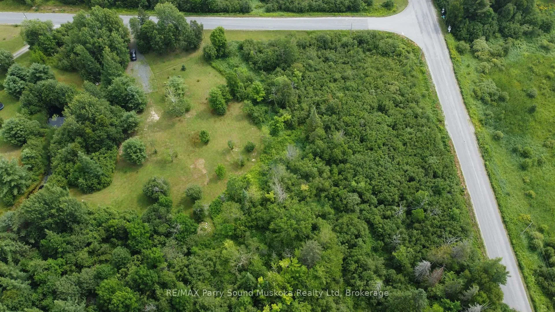 Photo 13 of 811 Centre Road, McKellar — HOMEH