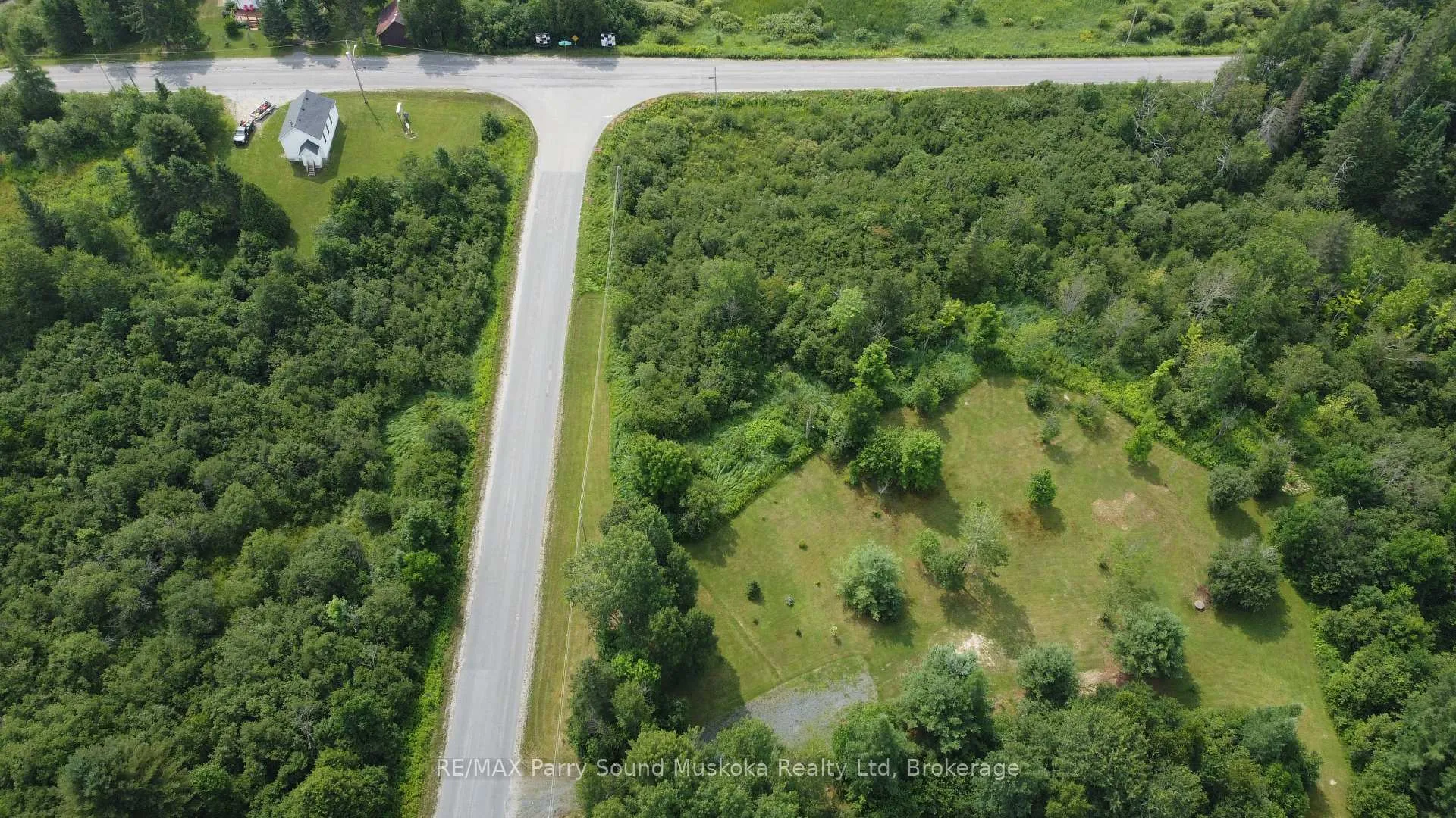 Photo 14 of 811 Centre Road, McKellar — HOMEH