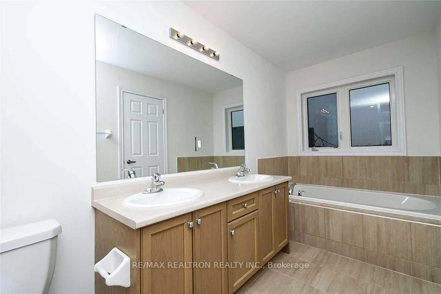 Photo 15 of 2465 Hibiscus Drive, Pickering, Rural Pickering — HOMEH