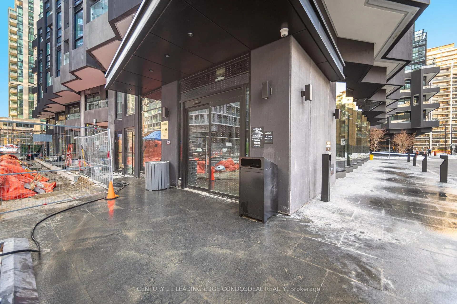 Photo 4 of Unit 2411, 110 Broadway Avenue, Toronto, Mount Pleasant West — HOMEH