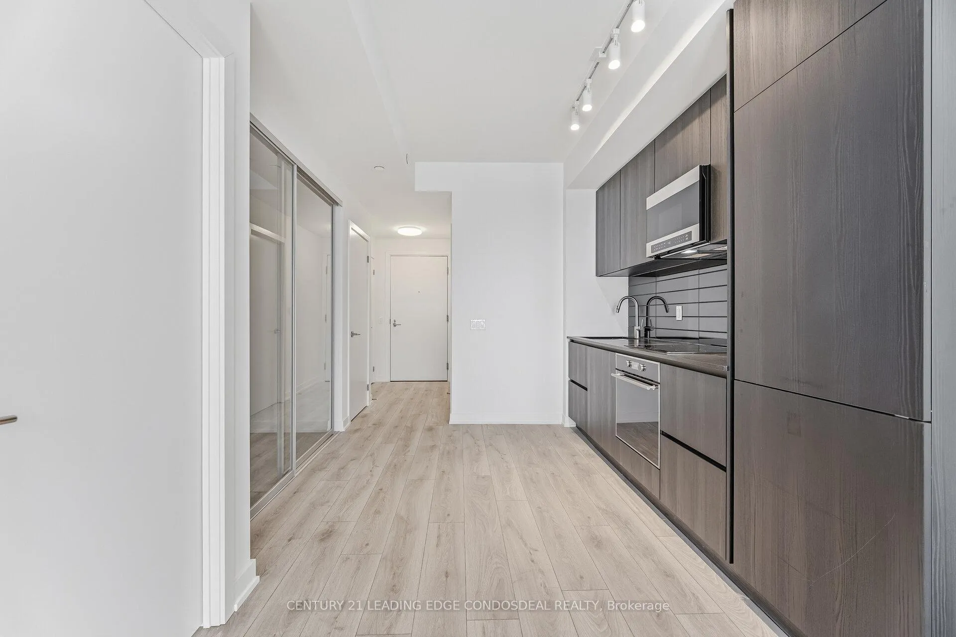 Photo 13 of Unit 2411, 110 Broadway Avenue, Toronto, Mount Pleasant West — HOMEH