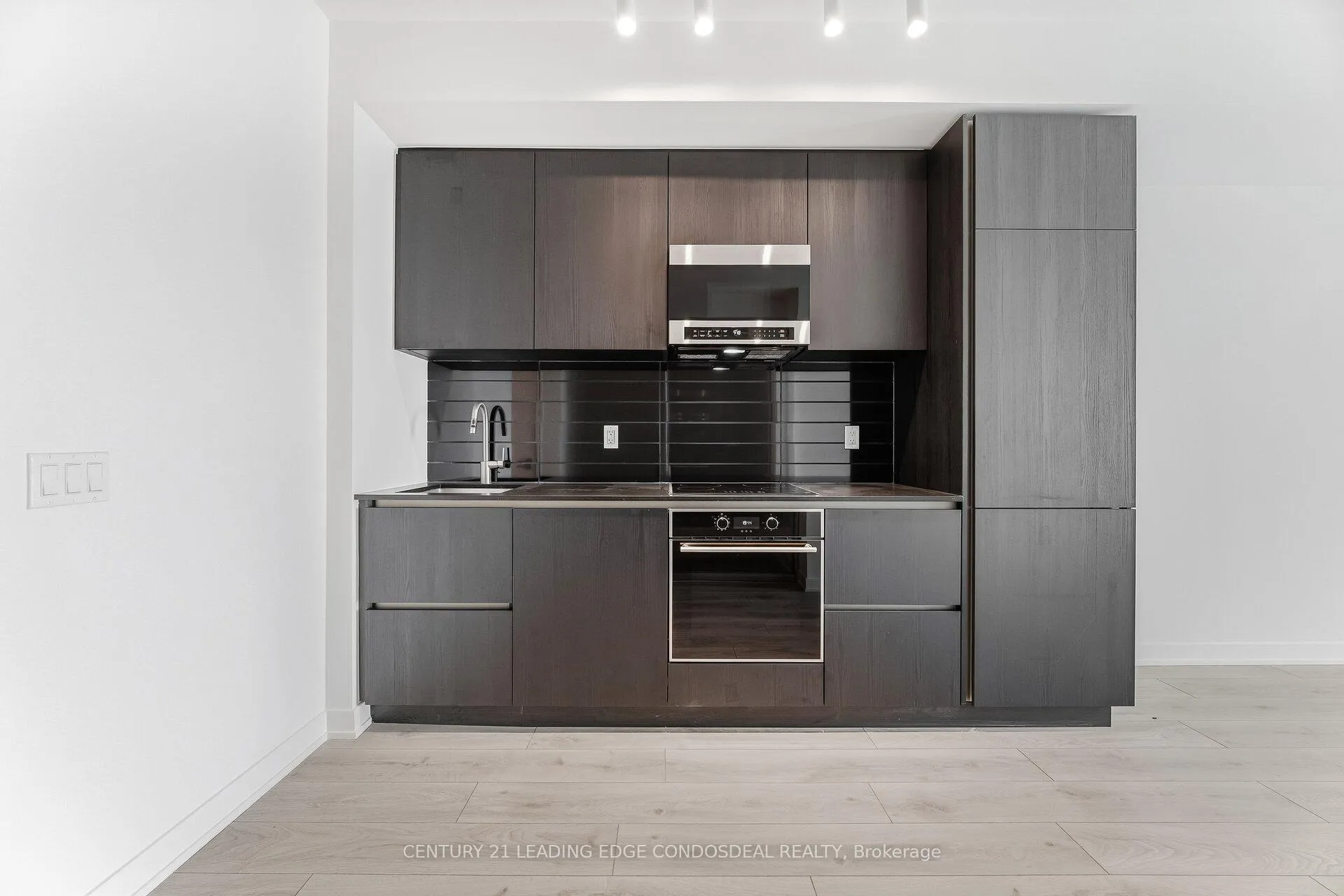 Photo 17 of Unit 2411, 110 Broadway Avenue, Toronto, Mount Pleasant West — HOMEH