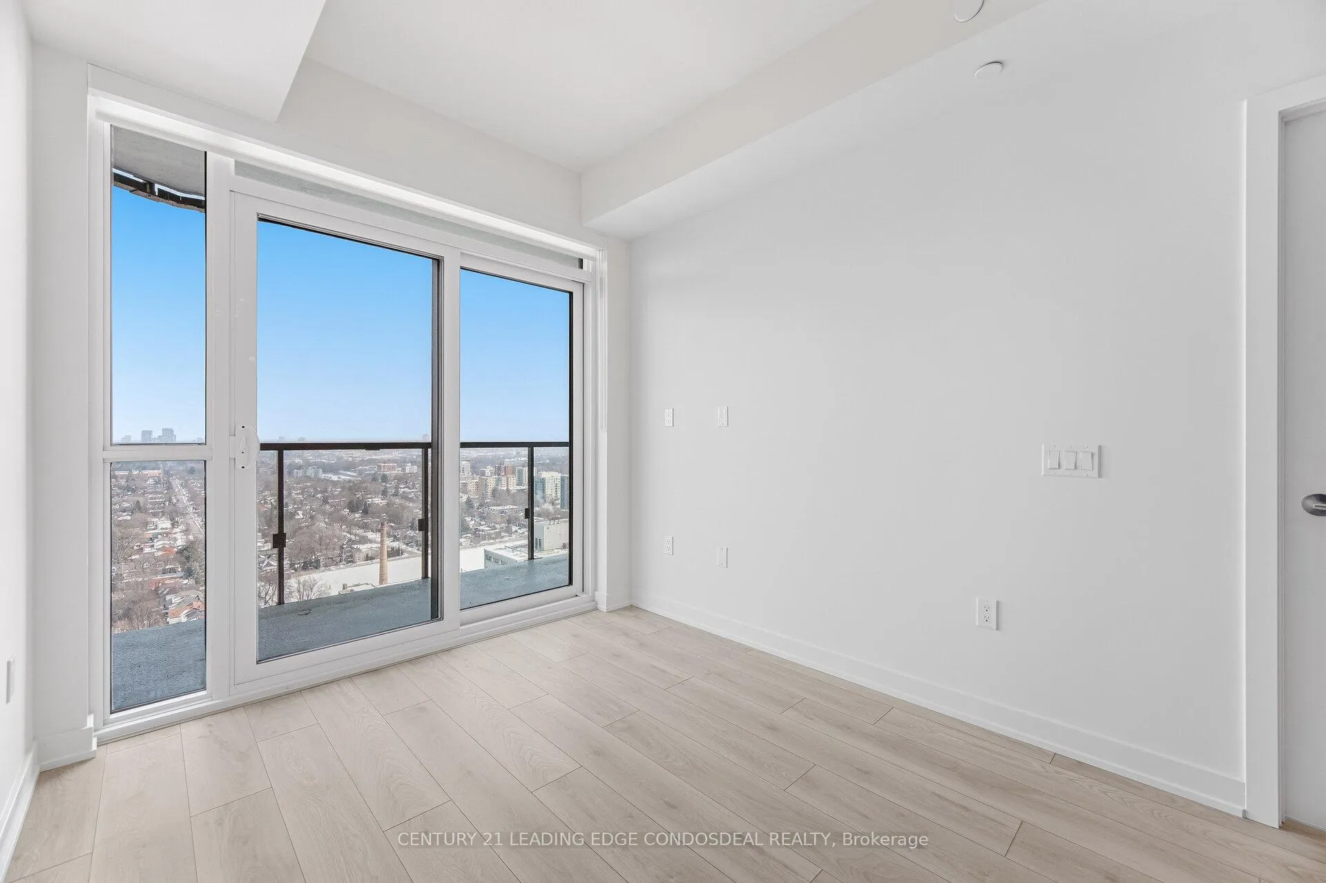 Photo 23 of Unit 2411, 110 Broadway Avenue, Toronto, Mount Pleasant West — HOMEH