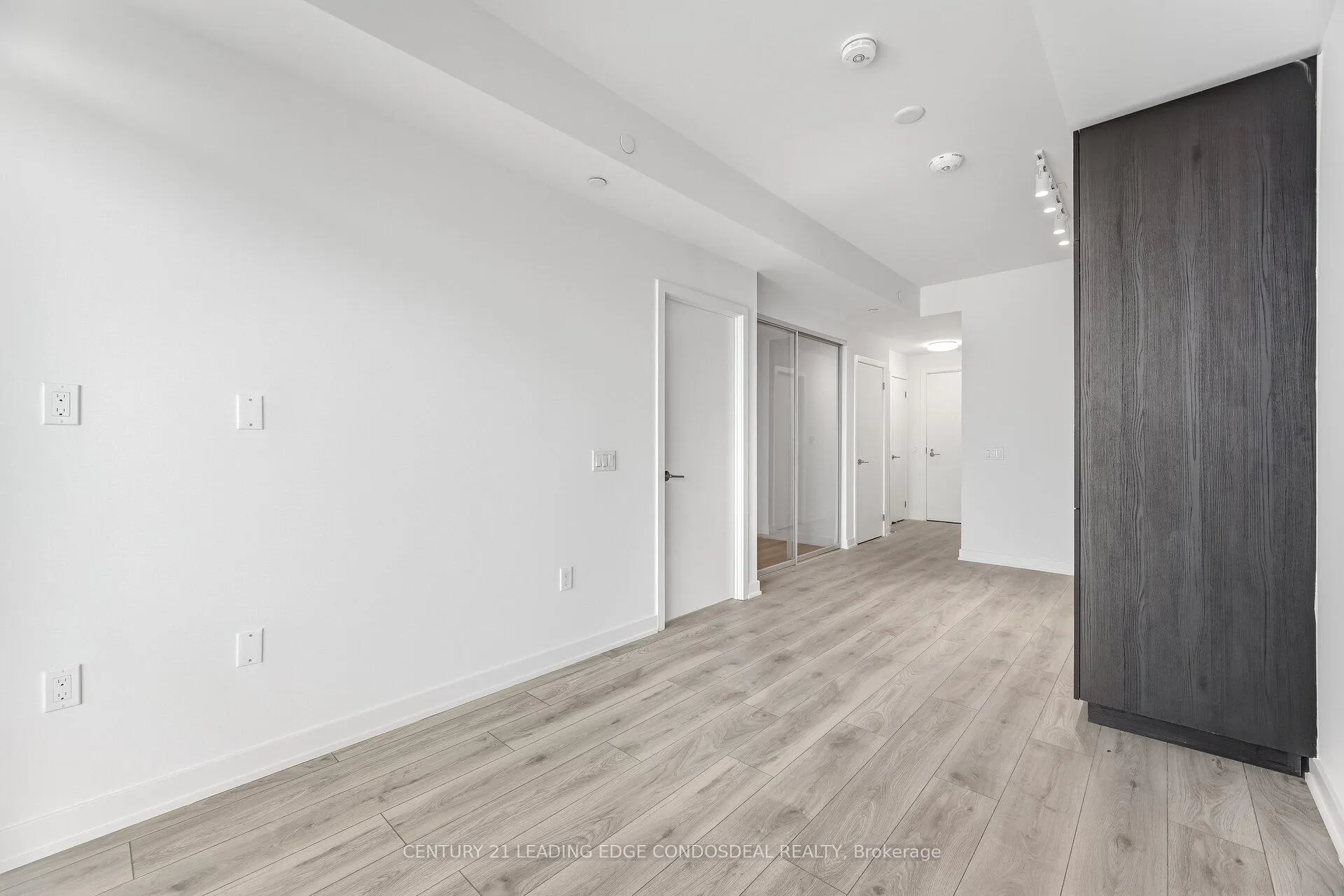 Photo 24 of Unit 2411, 110 Broadway Avenue, Toronto, Mount Pleasant West — HOMEH