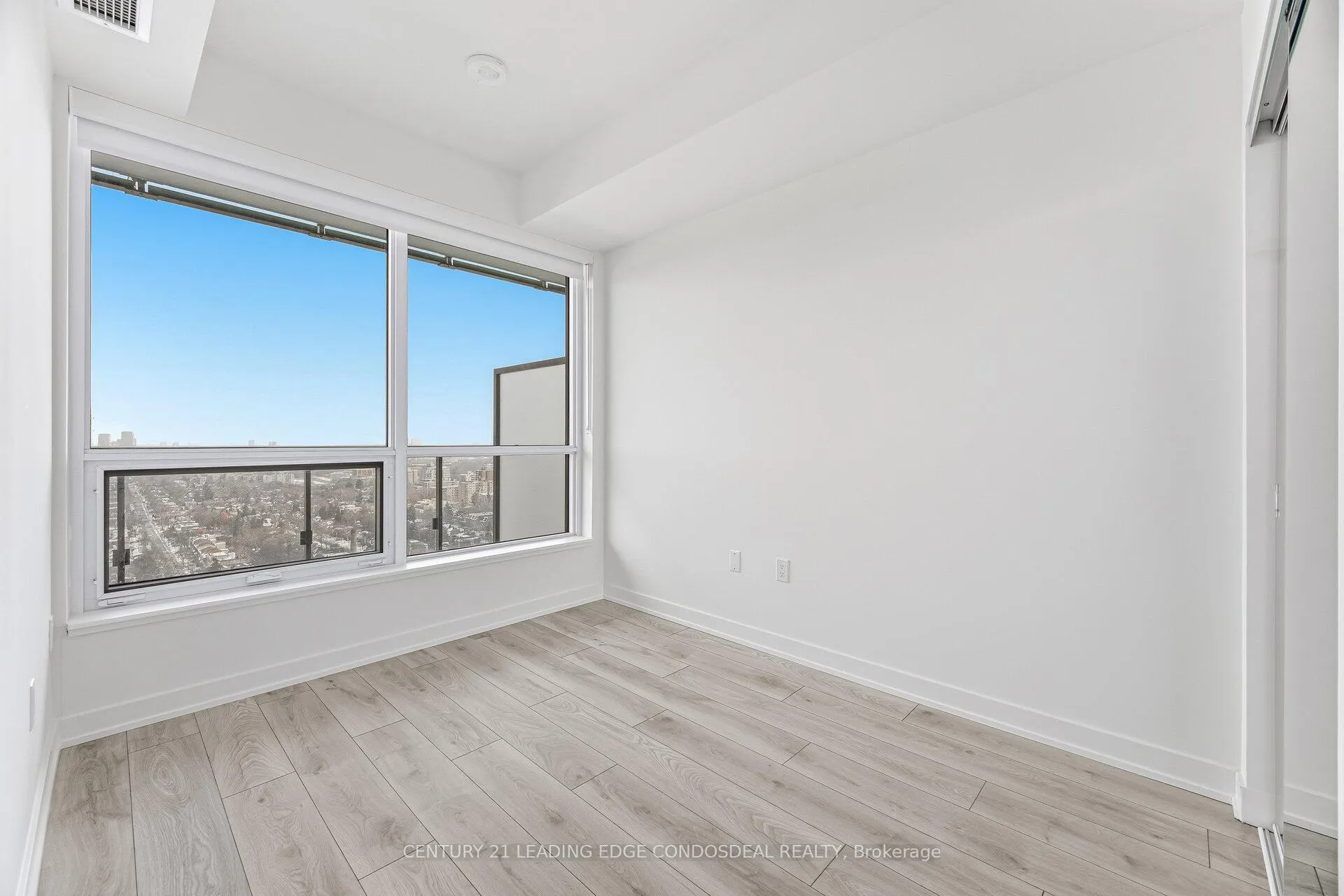 Photo 28 of Unit 2411, 110 Broadway Avenue, Toronto, Mount Pleasant West — HOMEH