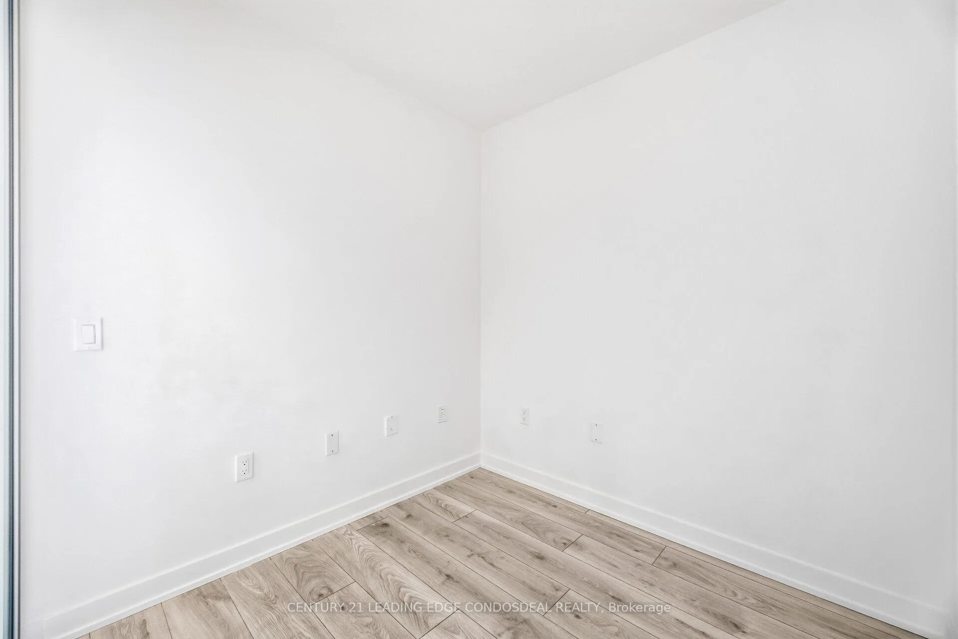 Photo 31 of Unit 2411, 110 Broadway Avenue, Toronto, Mount Pleasant West — HOMEH