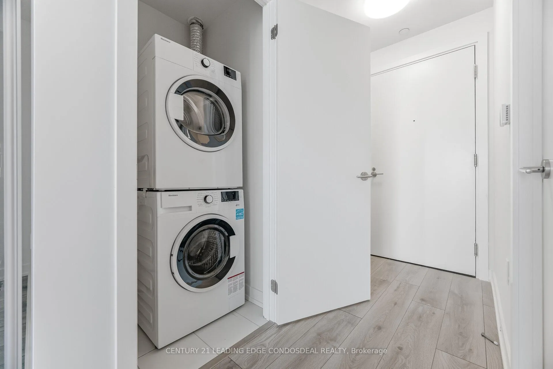 Photo 35 of Unit 2411, 110 Broadway Avenue, Toronto, Mount Pleasant West — HOMEH