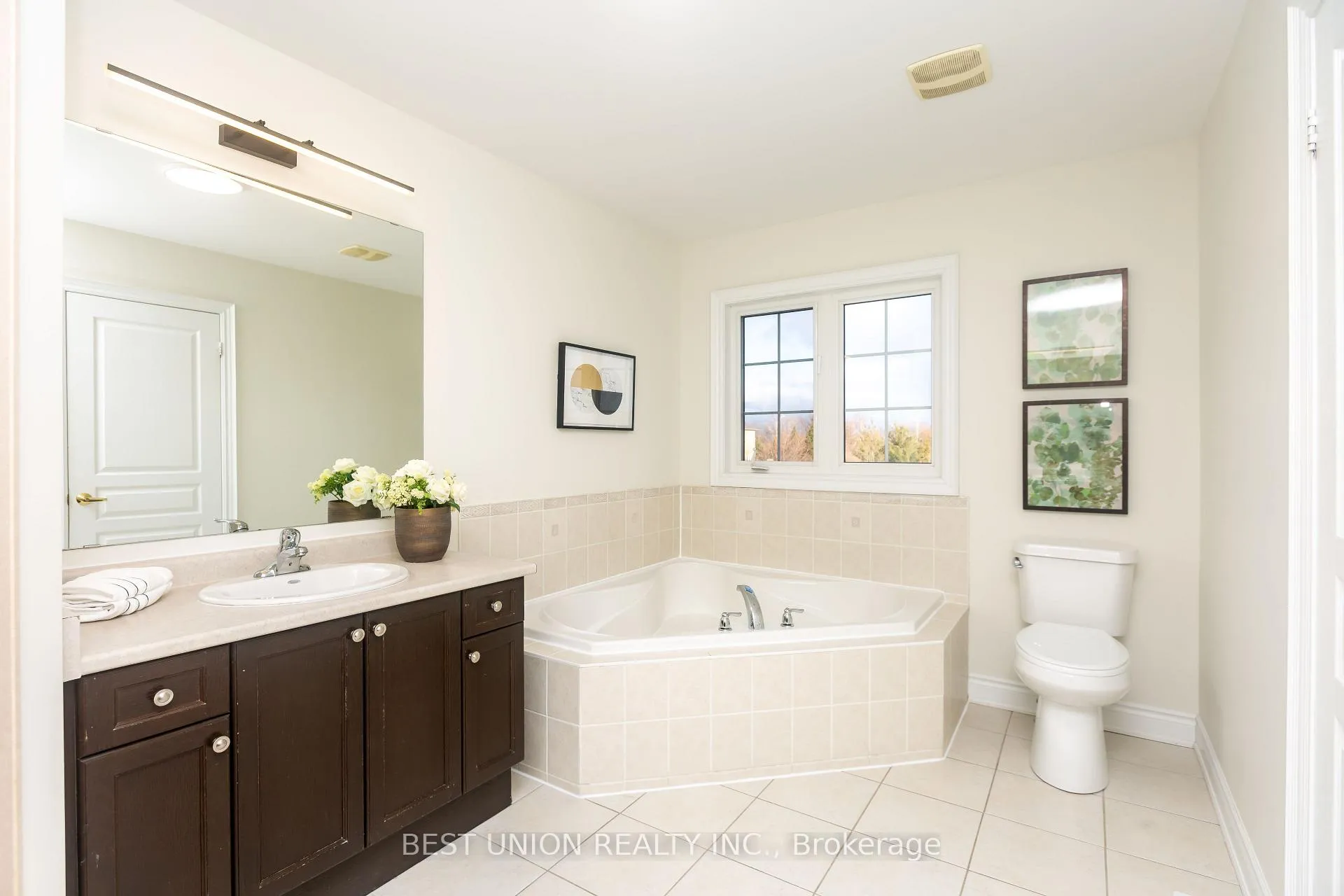 Photo 15 of 31 Bernbridge Road E, Markham, Cedar Grove — HOMEH