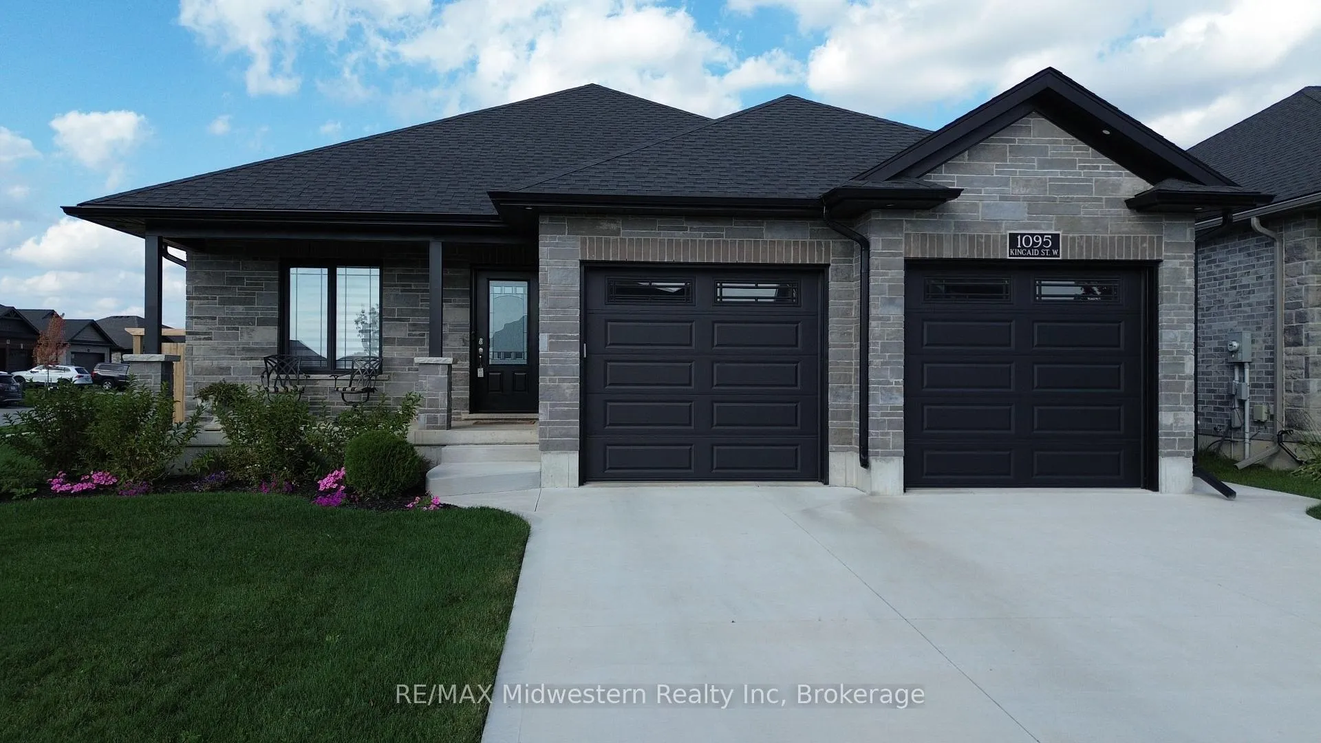 Front of 1095 Kincaid Street W