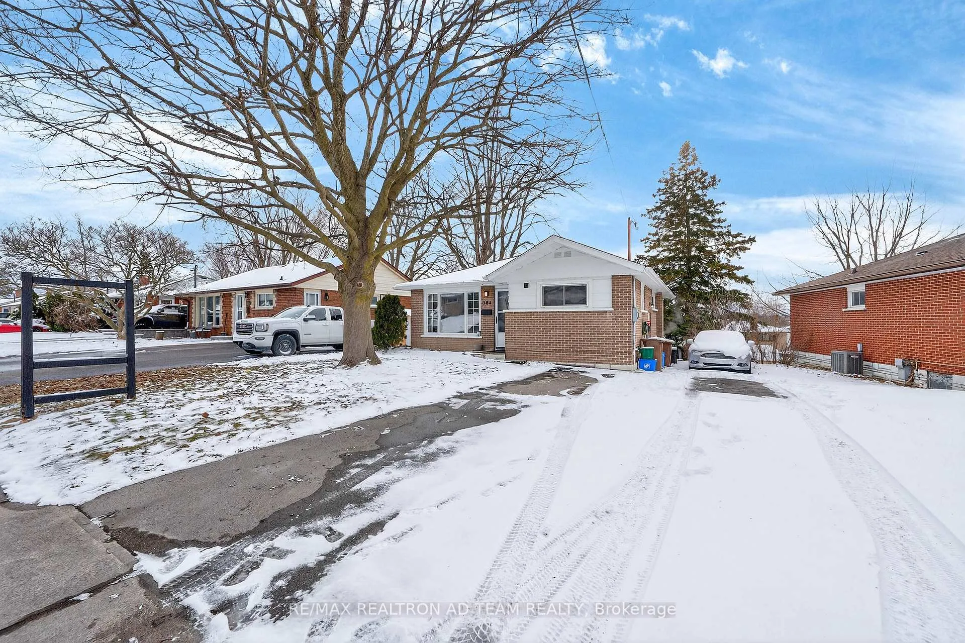 Photo 2 of 384 Elizabeth Street, Oshawa, McLaughlin — HOMEH