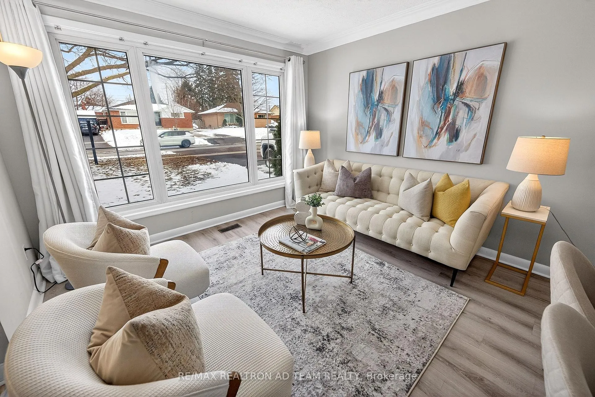 Photo 5 of 384 Elizabeth Street, Oshawa, McLaughlin — HOMEH