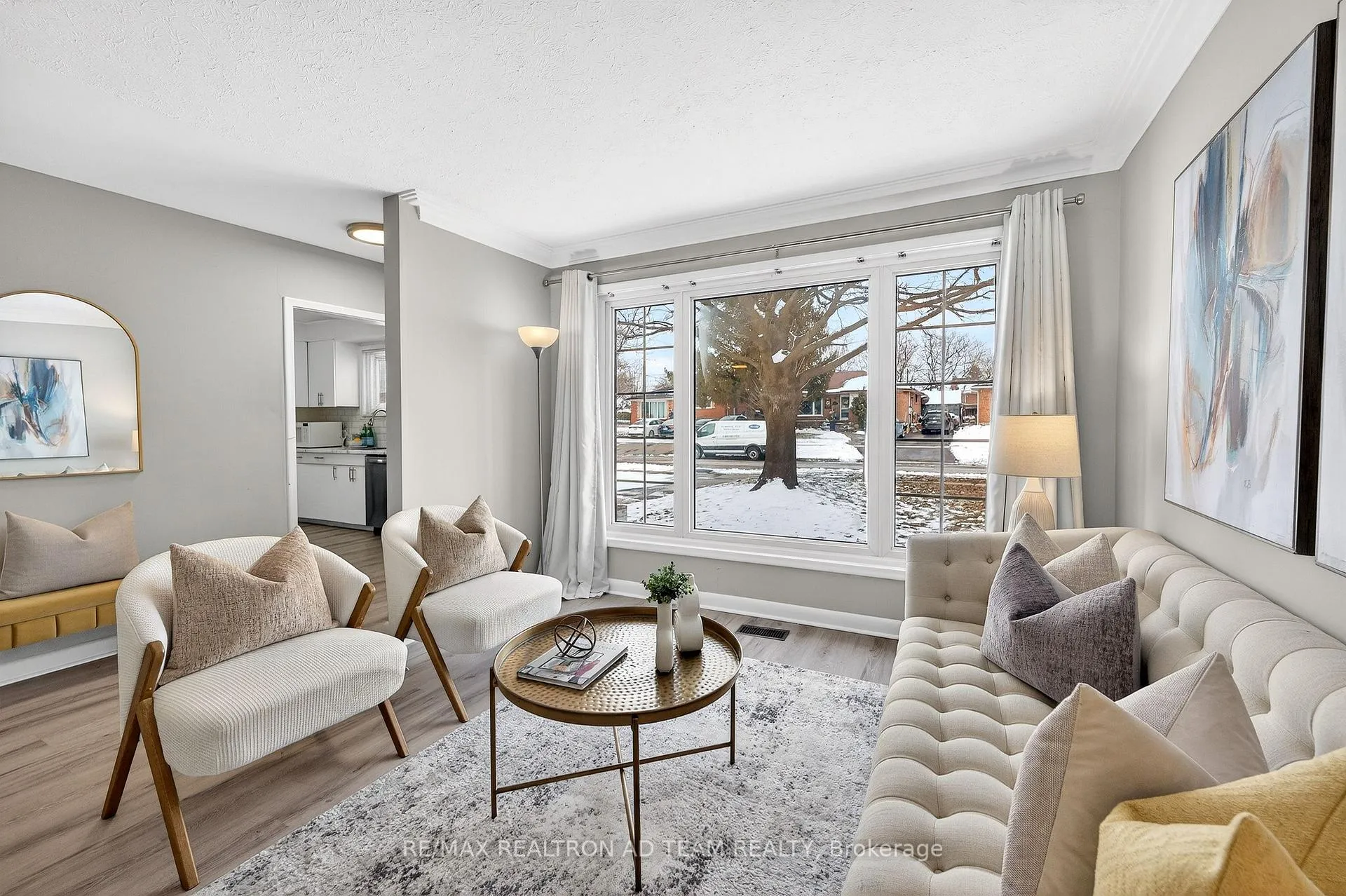 Photo 6 of 384 Elizabeth Street, Oshawa, McLaughlin — HOMEH