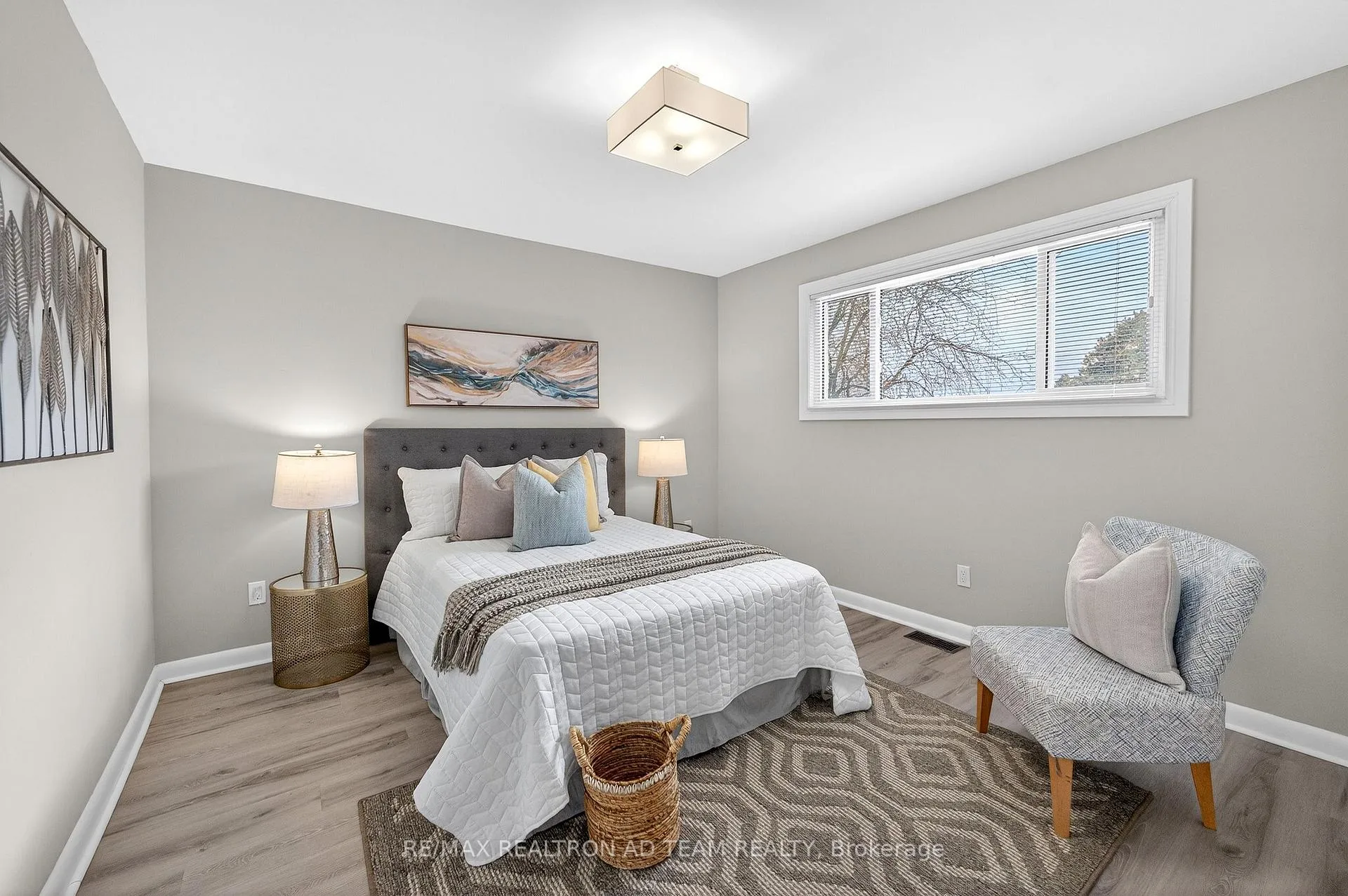Photo 12 of 384 Elizabeth Street, Oshawa, McLaughlin — HOMEH
