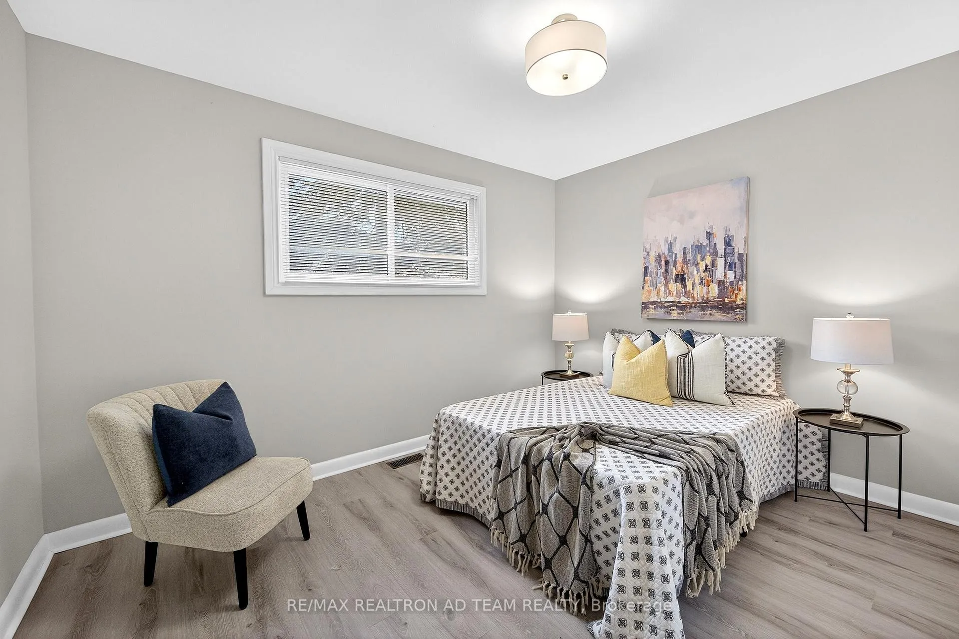 Photo 14 of 384 Elizabeth Street, Oshawa, McLaughlin — HOMEH