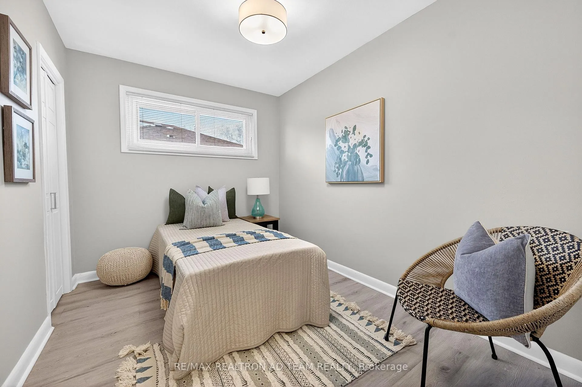 Photo 15 of 384 Elizabeth Street, Oshawa, McLaughlin — HOMEH