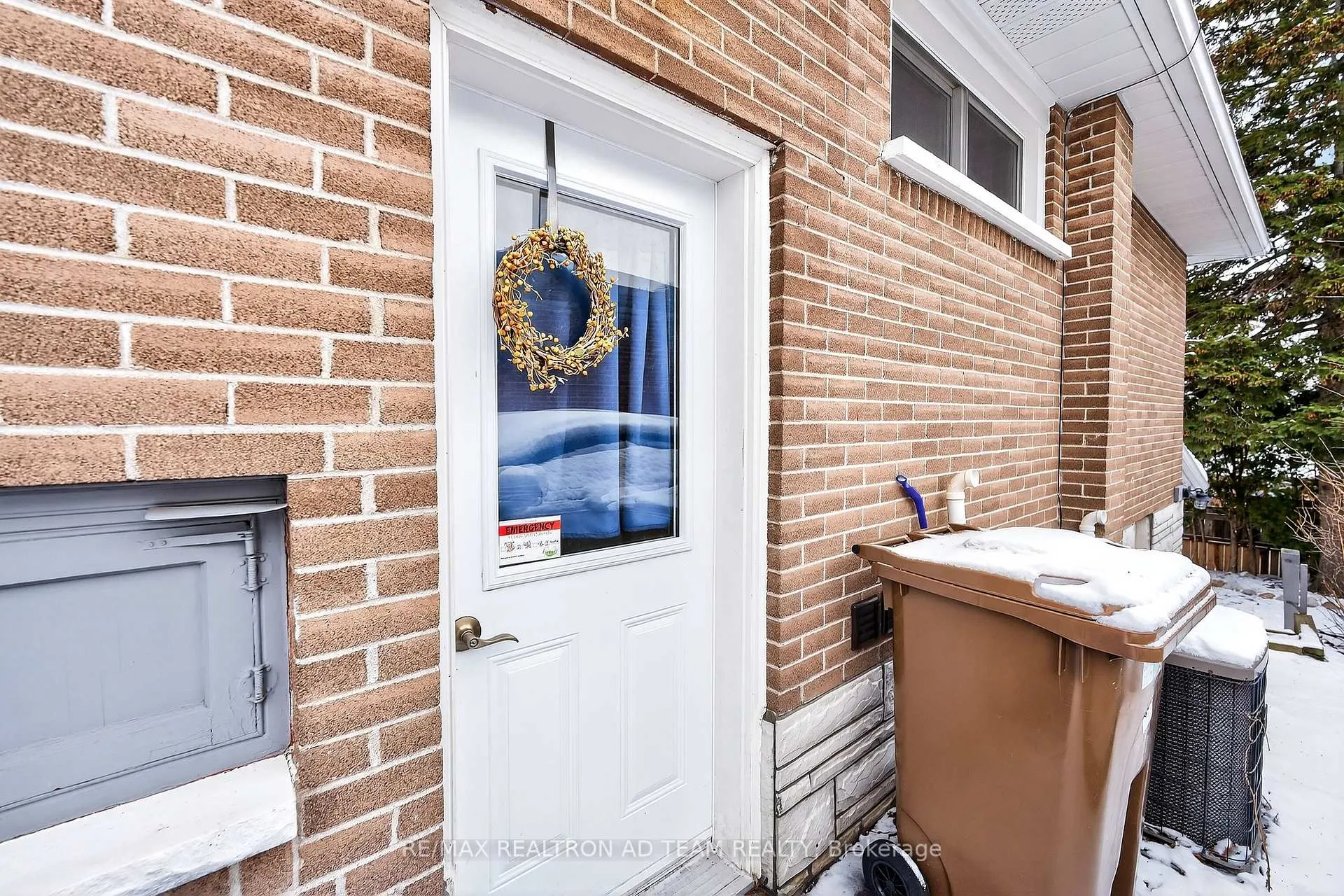 Photo 18 of 384 Elizabeth Street, Oshawa, McLaughlin — HOMEH