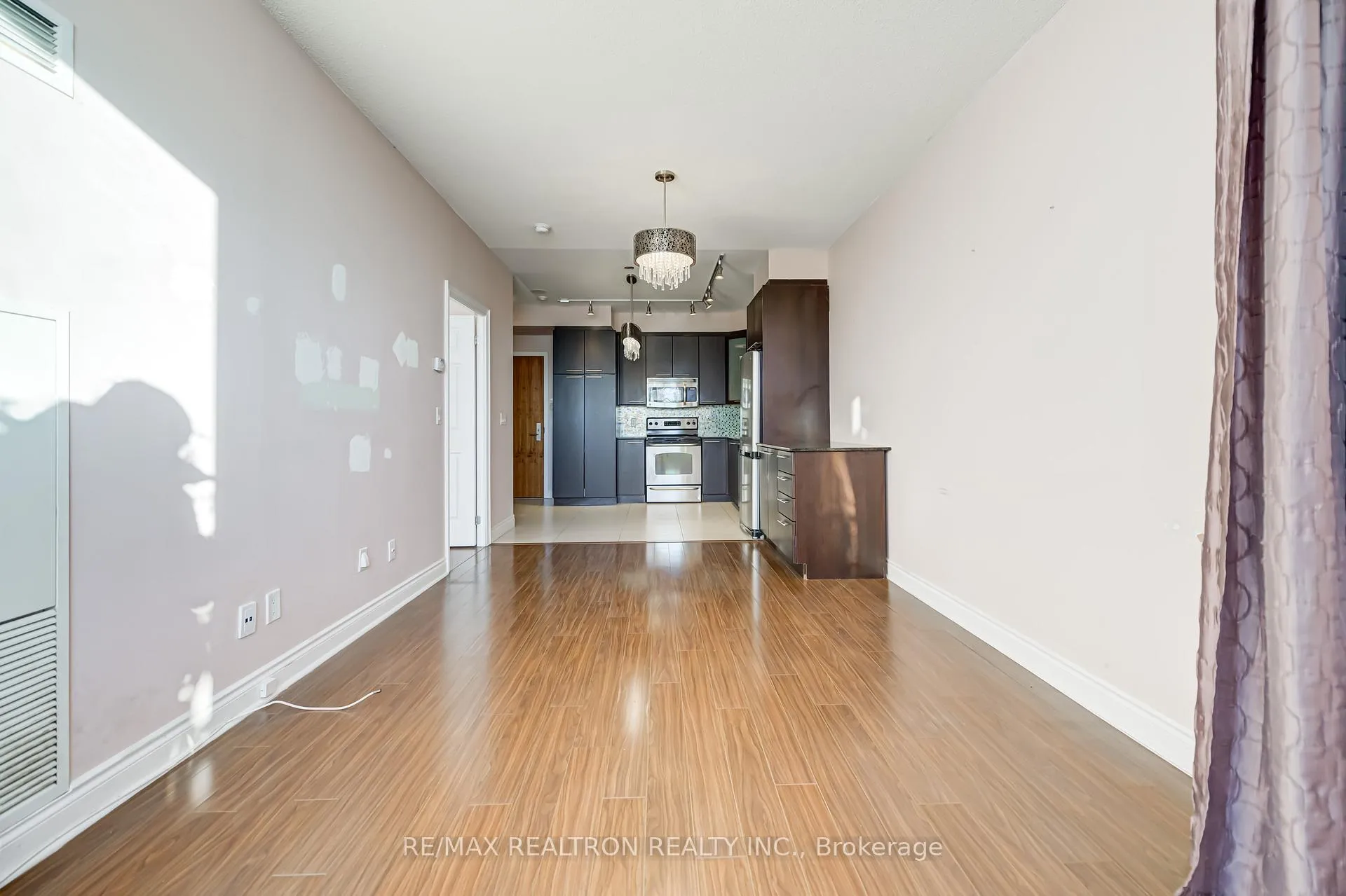 Photo 12 of Unit 109, 37 Galleria Parkway, Markham, Commerce Valley — HOMEH