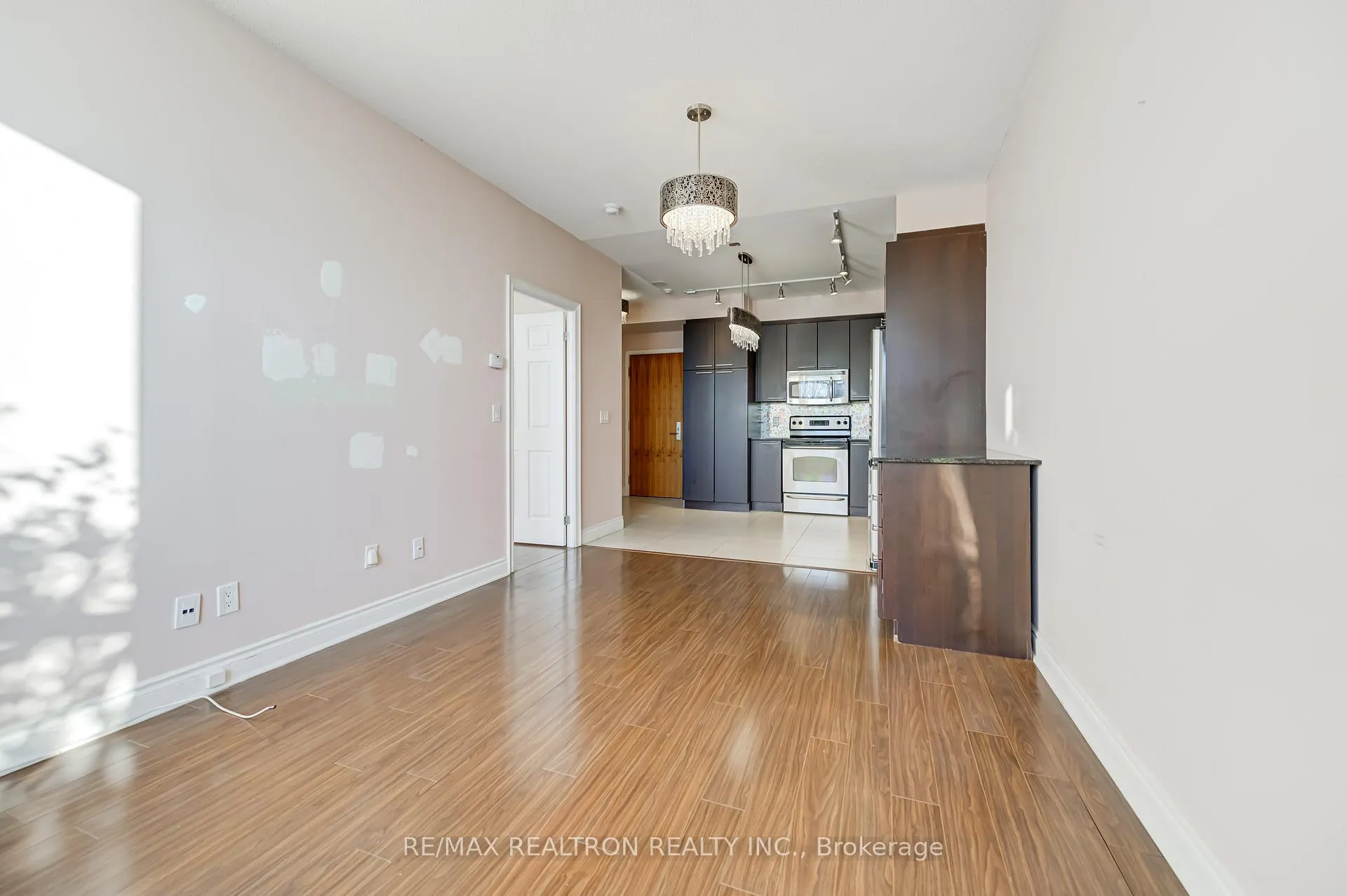 Photo 13 of Unit 109, 37 Galleria Parkway, Markham, Commerce Valley — HOMEH