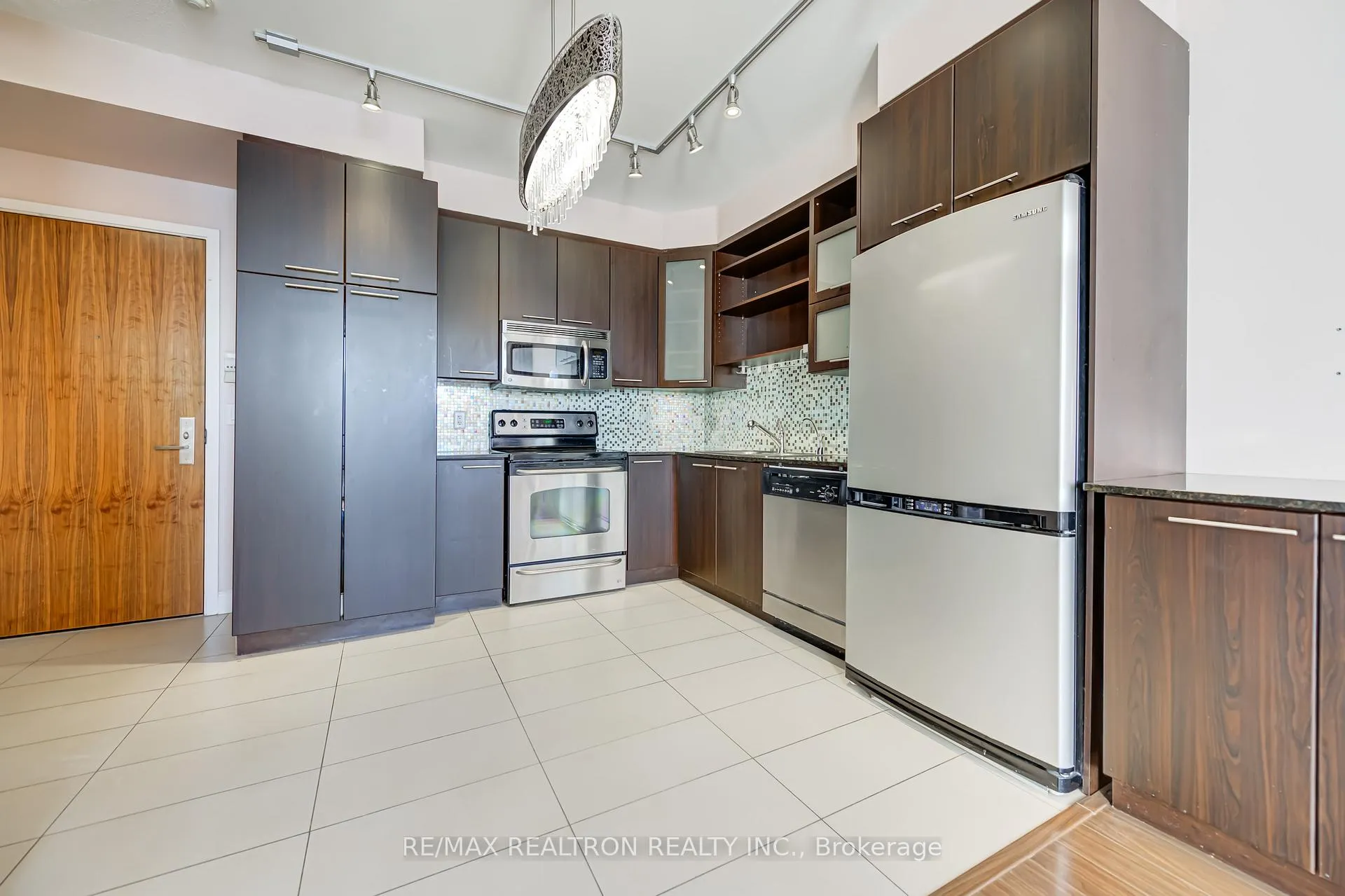 Photo 17 of Unit 109, 37 Galleria Parkway, Markham, Commerce Valley — HOMEH