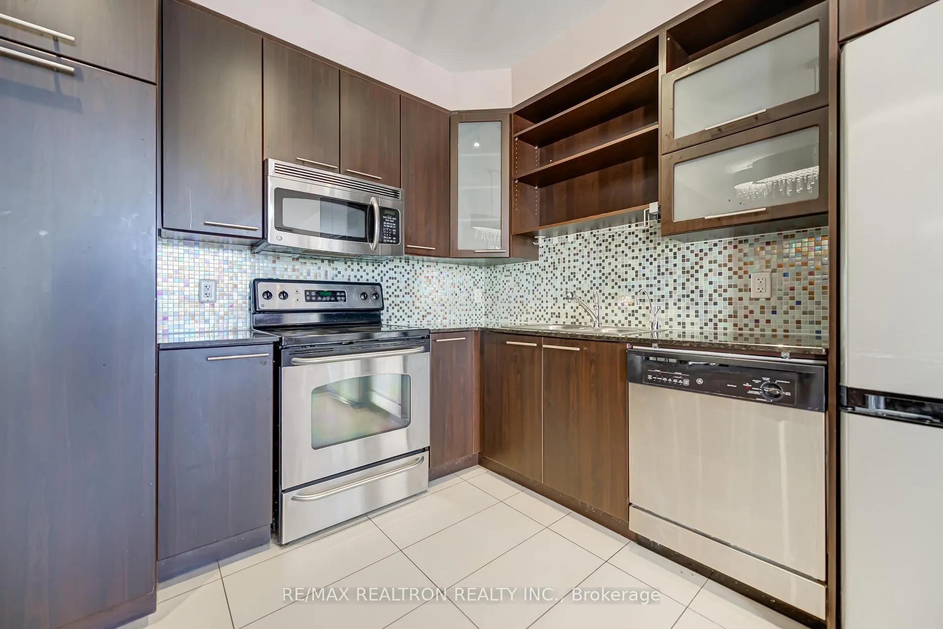 Photo 20 of Unit 109, 37 Galleria Parkway, Markham, Commerce Valley — HOMEH