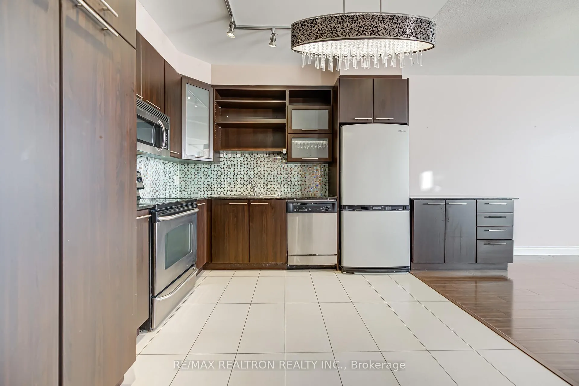 Photo 21 of Unit 109, 37 Galleria Parkway, Markham, Commerce Valley — HOMEH