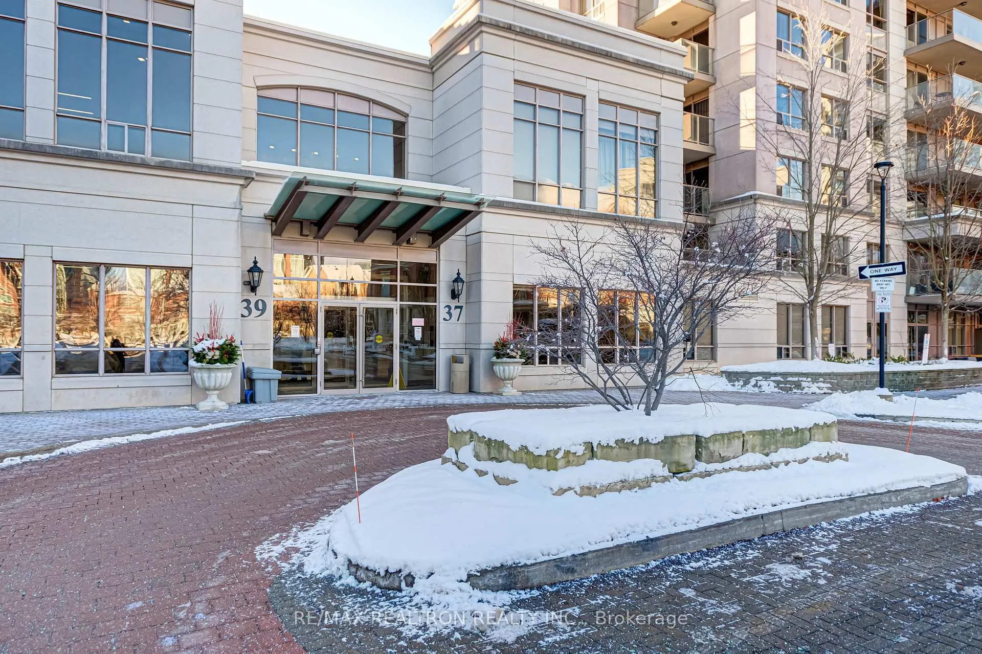 Photo 37 of Unit 109, 37 Galleria Parkway, Markham, Commerce Valley — HOMEH