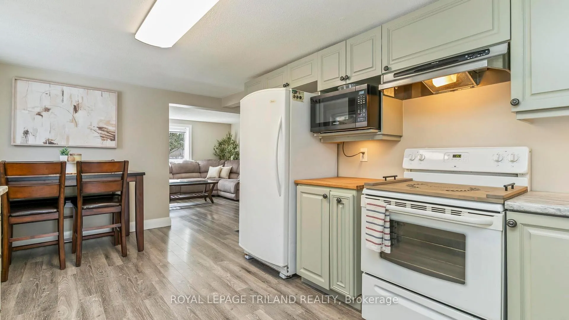 Photo 10 of 47826 Blanche Street, Malahide, Rural Malahide — HOMEH