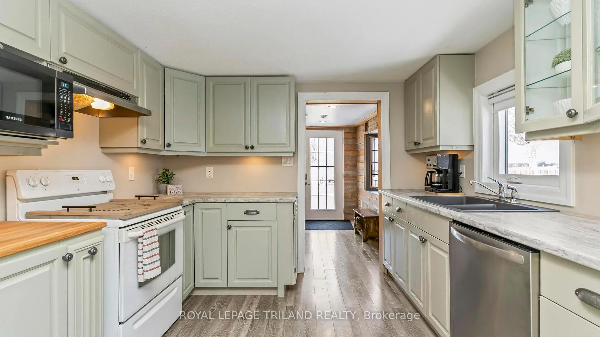 Photo 11 of 47826 Blanche Street, Malahide, Rural Malahide — HOMEH