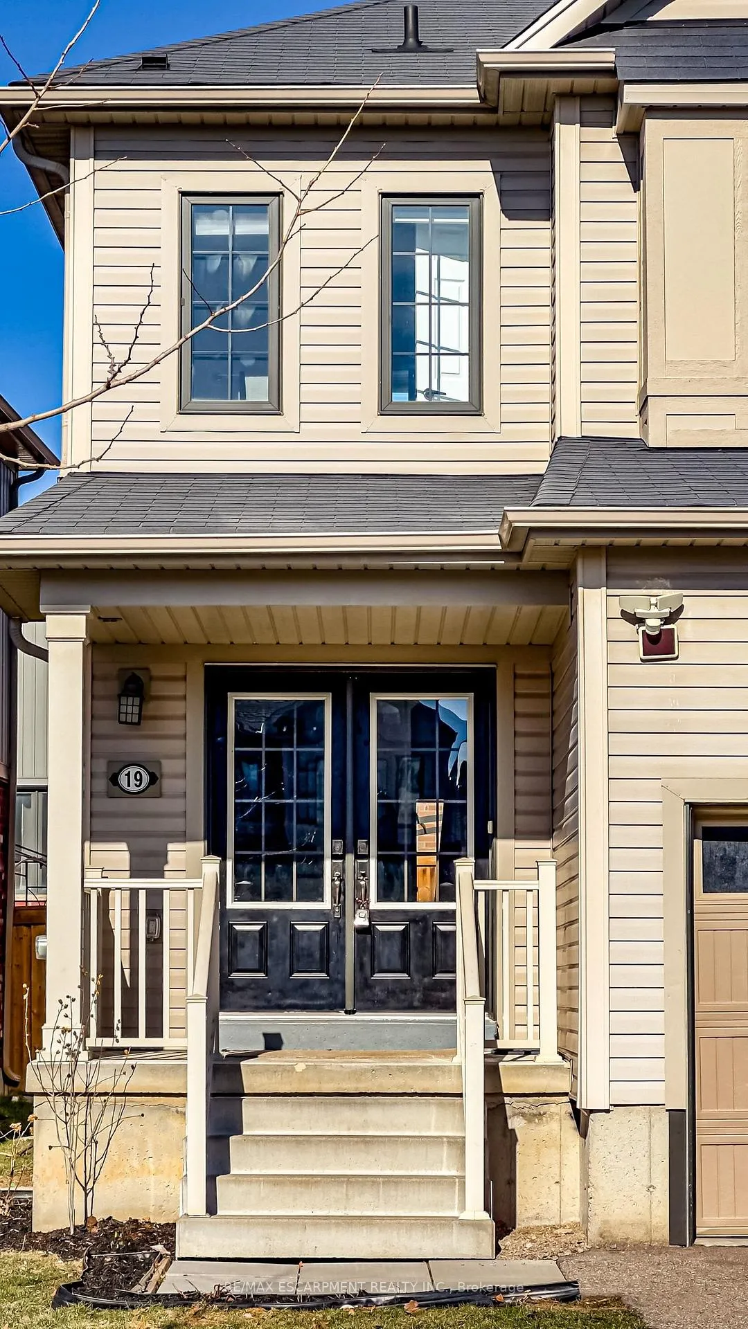 Photo 4 of 19 Cromarty Avenue, Haldimand — HOMEH