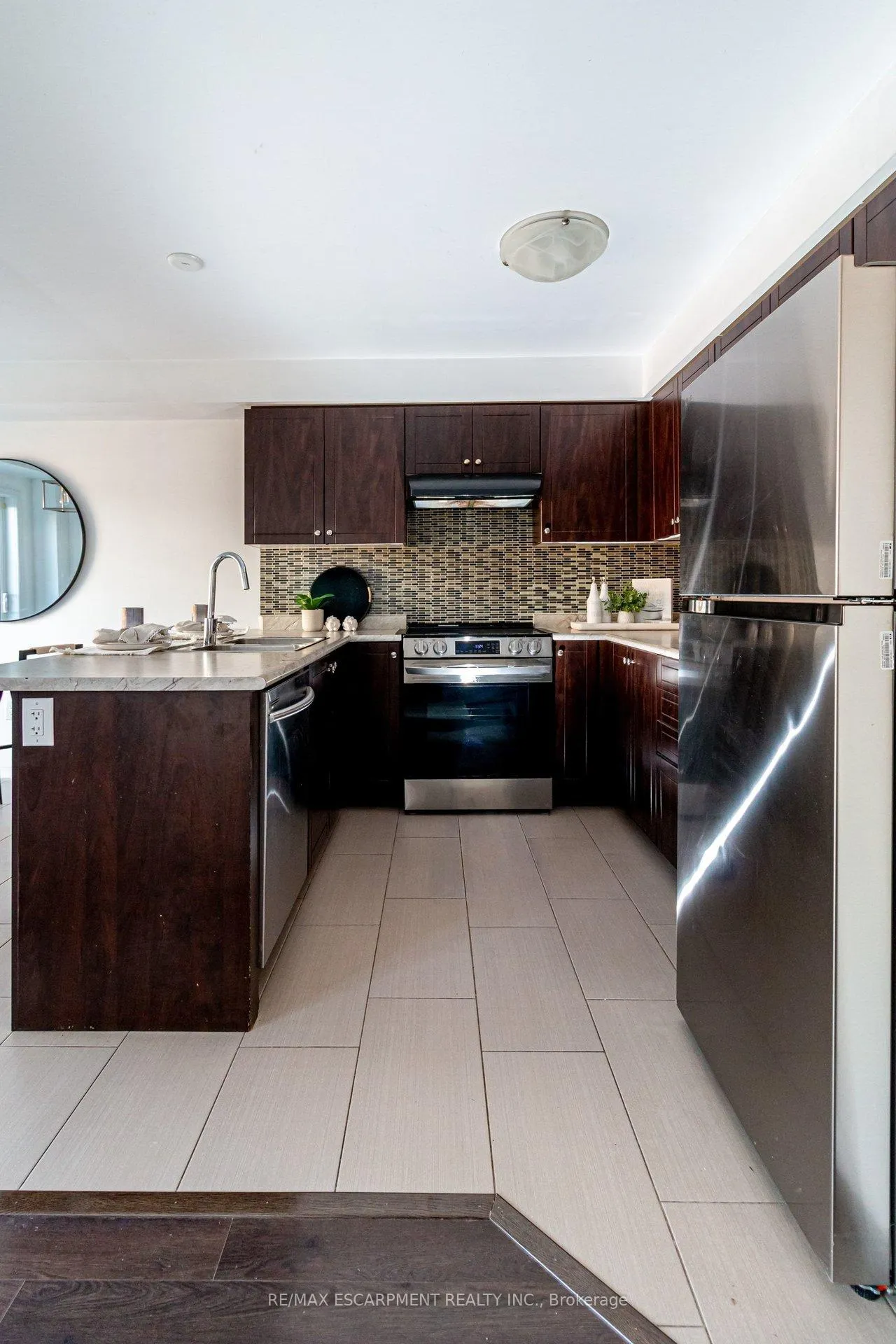 Photo 15 of 19 Cromarty Avenue, Haldimand — HOMEH