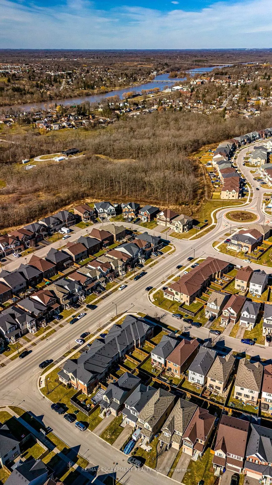 Photo 47 of 19 Cromarty Avenue, Haldimand — HOMEH