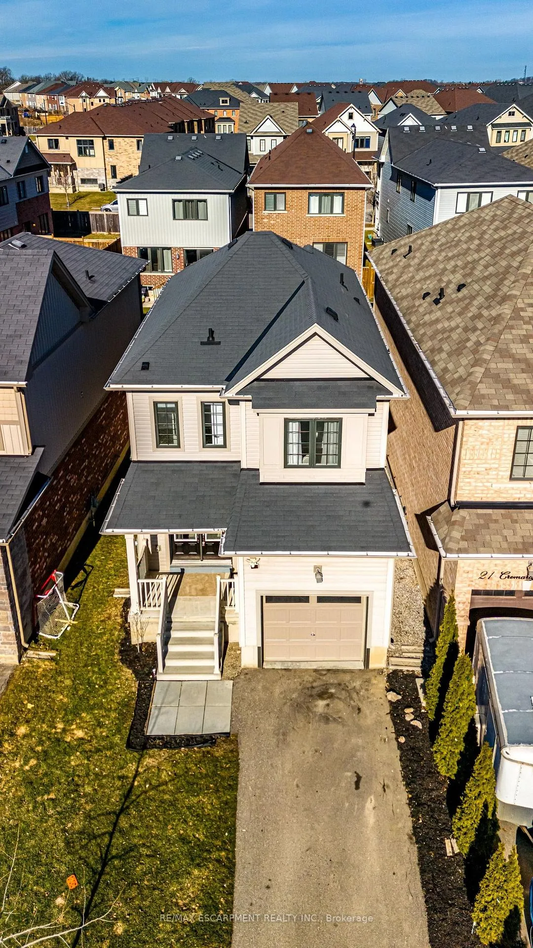 Photo 49 of 19 Cromarty Avenue, Haldimand — HOMEH