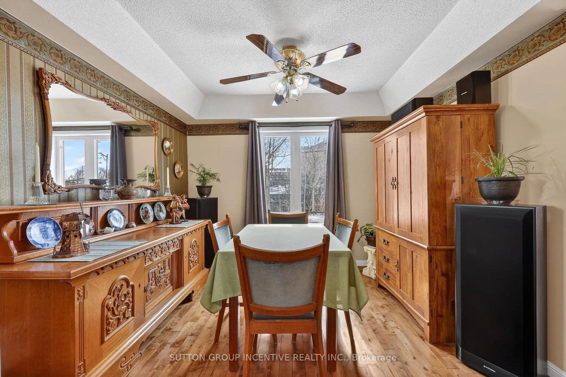 Photo 5 of 41 Herrema Boulevard, Uxbridge — HOMEH