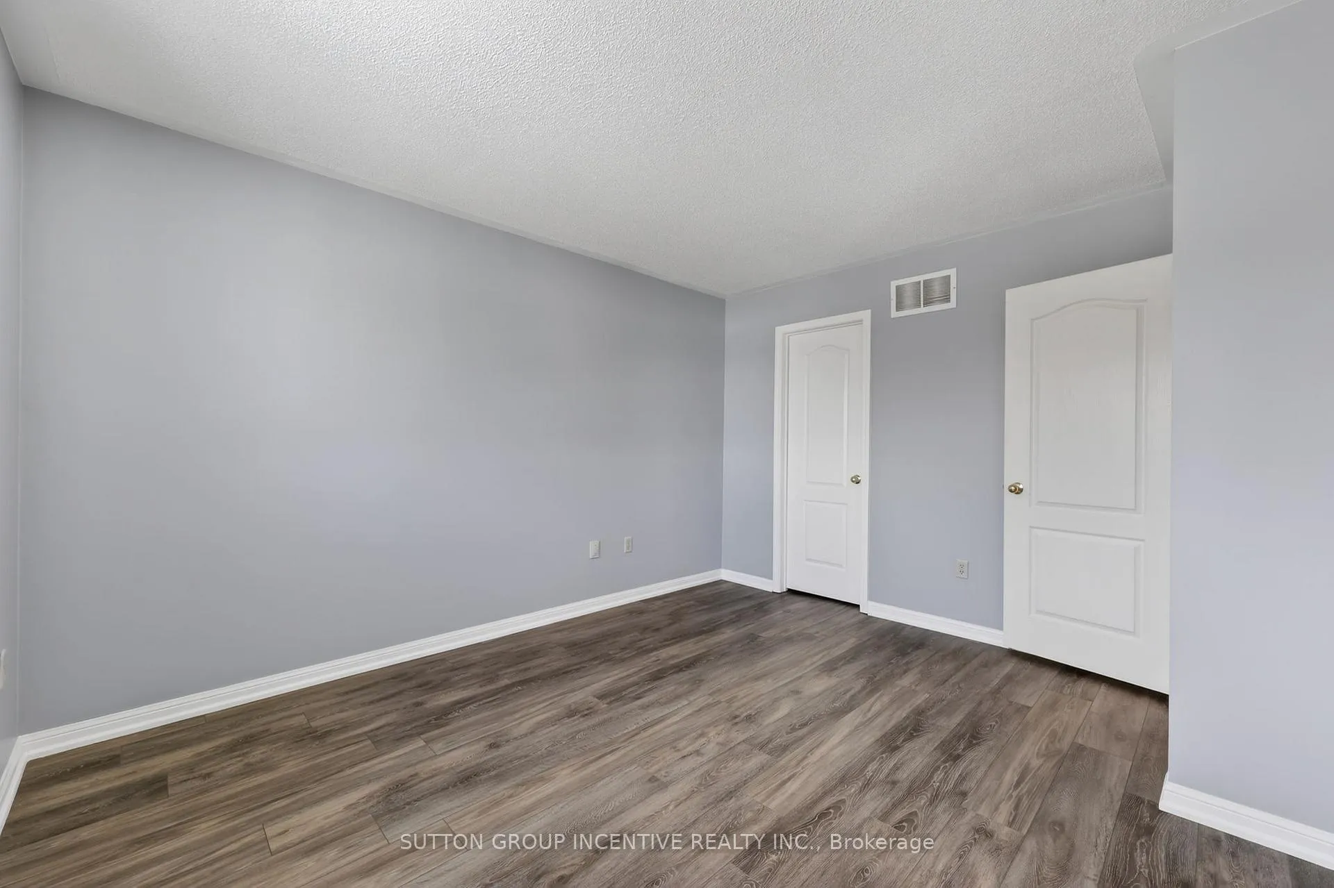 Photo 14 of 41 Herrema Boulevard, Uxbridge — HOMEH