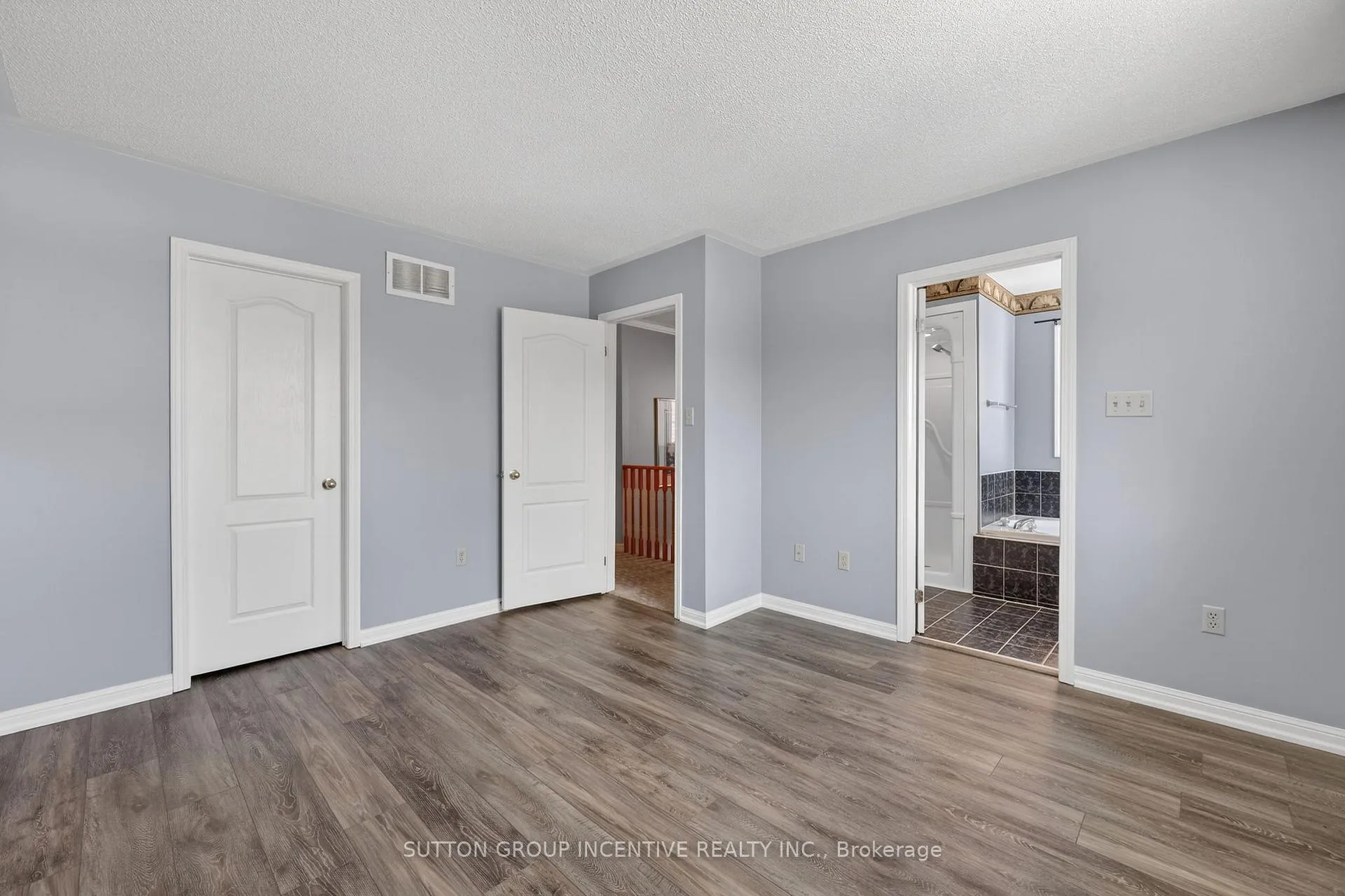 Photo 15 of 41 Herrema Boulevard, Uxbridge — HOMEH