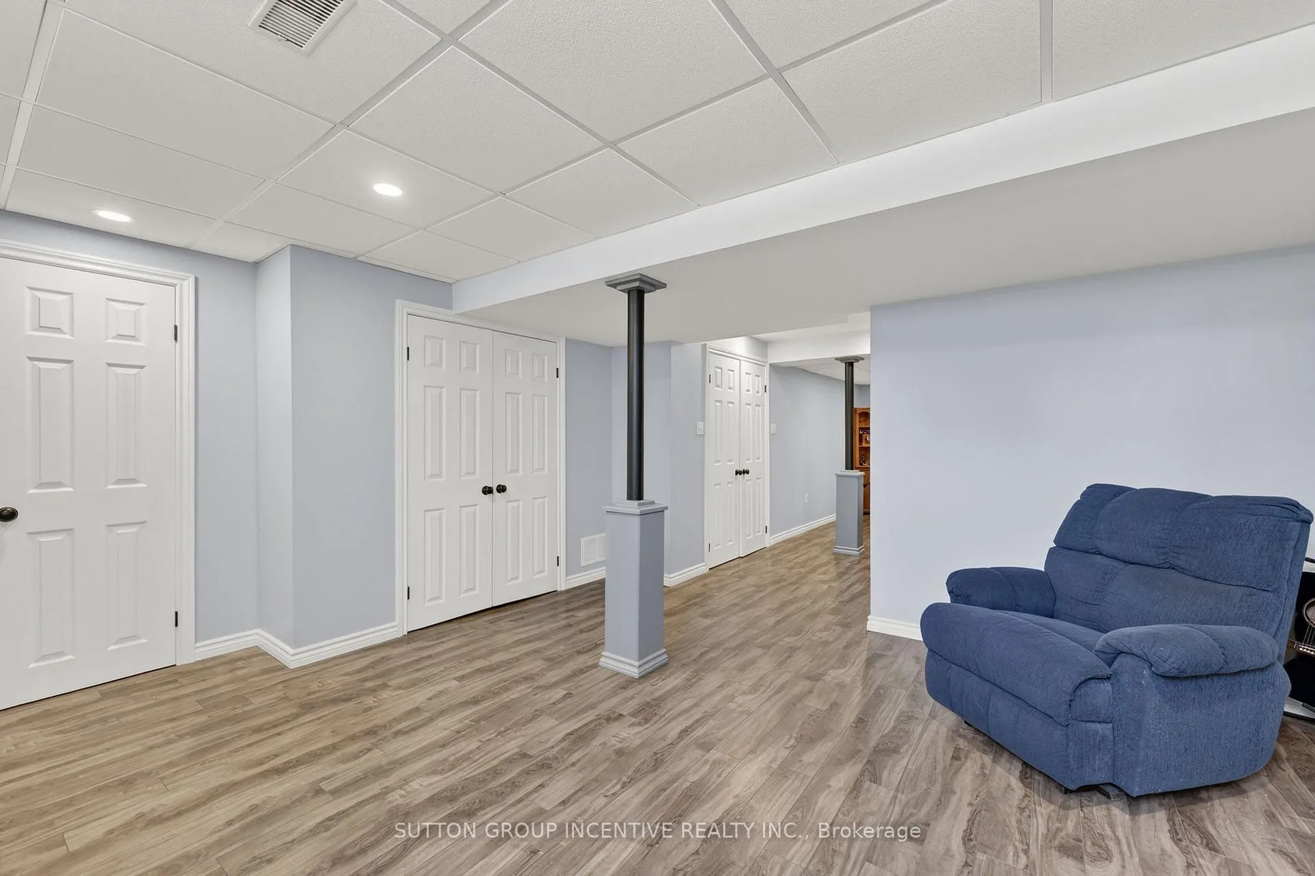 Photo 23 of 41 Herrema Boulevard, Uxbridge — HOMEH