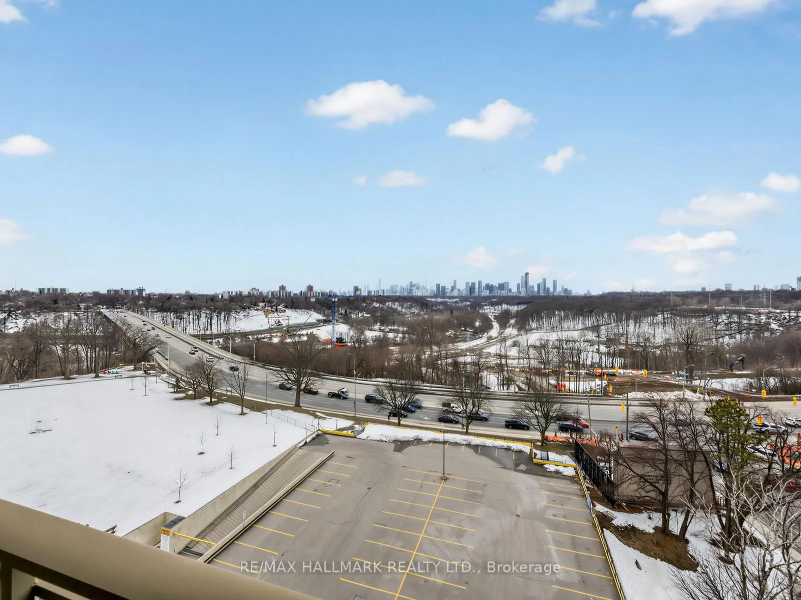 Photo 2 of Unit 724, 1 Leaside Park Drive, Toronto, Thorncliffe Park — HOMEH